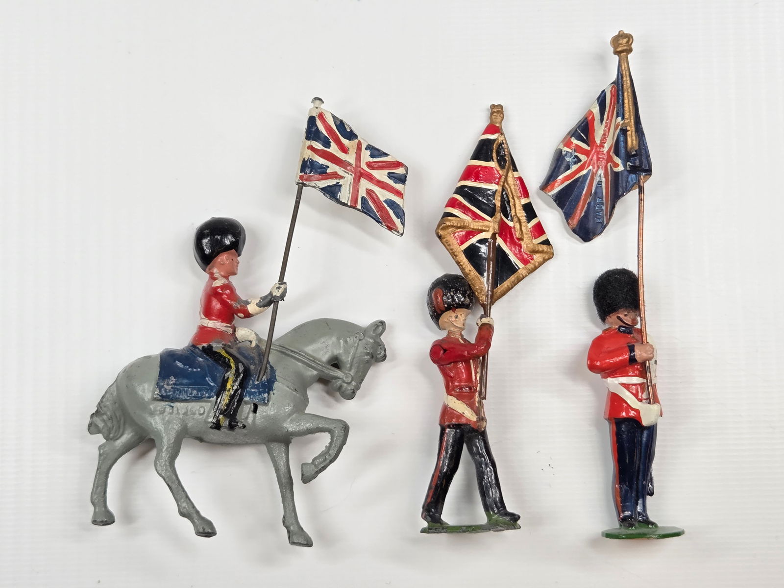 JOHILLCO & BRITAIN LEAD GUARDS W/ COLOUR FLAGS (1 of 4)