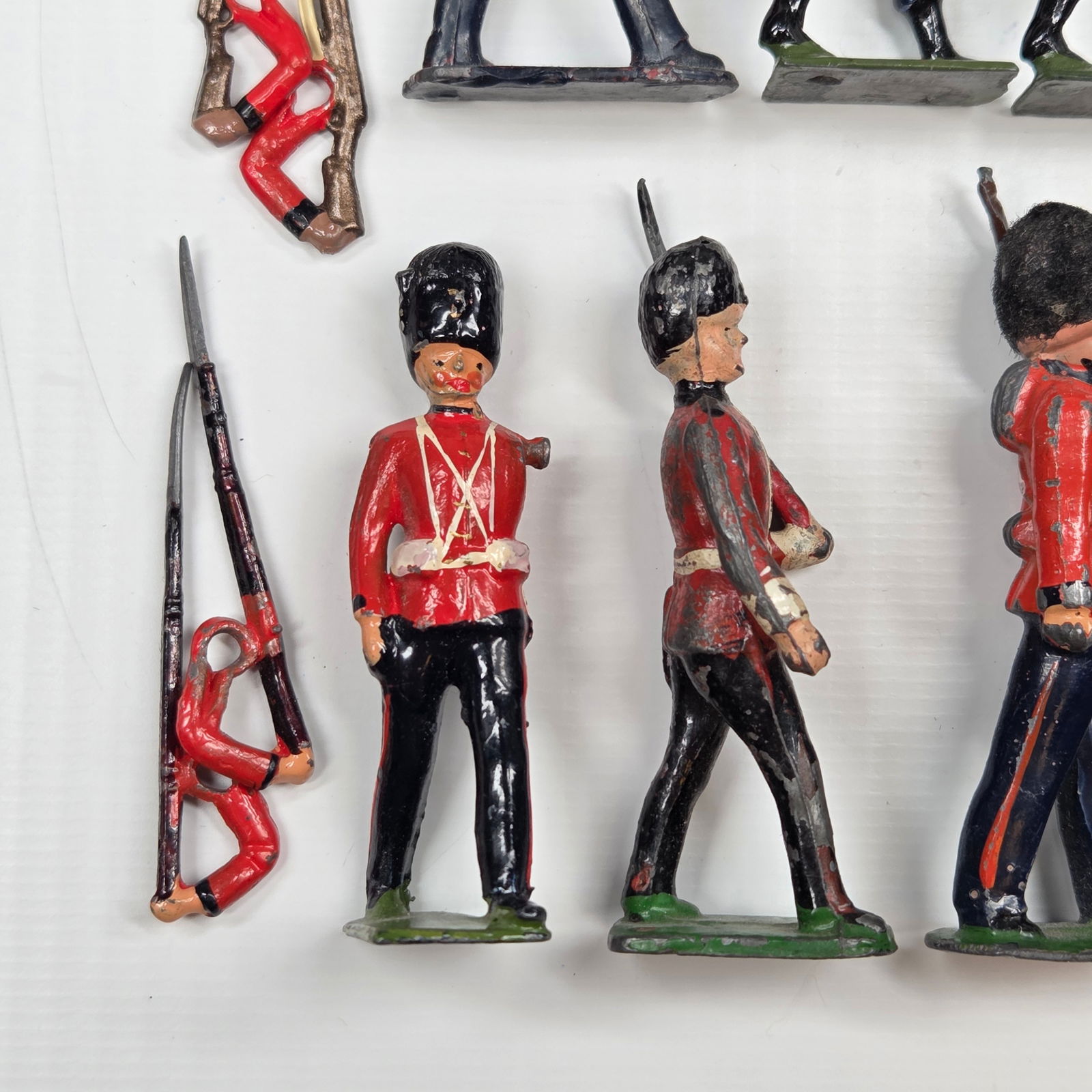8) VARIOUS VINTAGE LEAD SCOTS GUARDS - 3