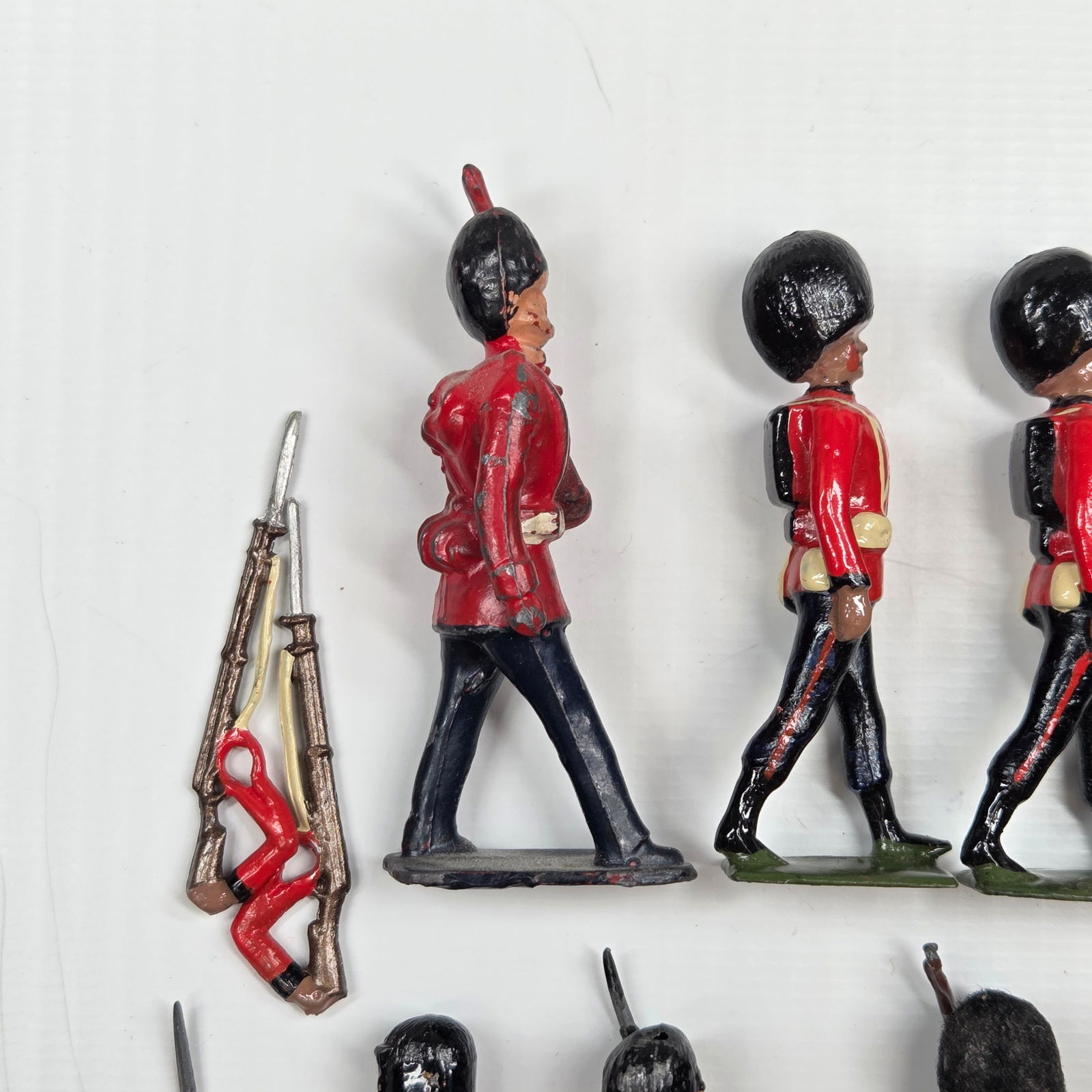 8) VARIOUS VINTAGE LEAD SCOTS GUARDS - 4