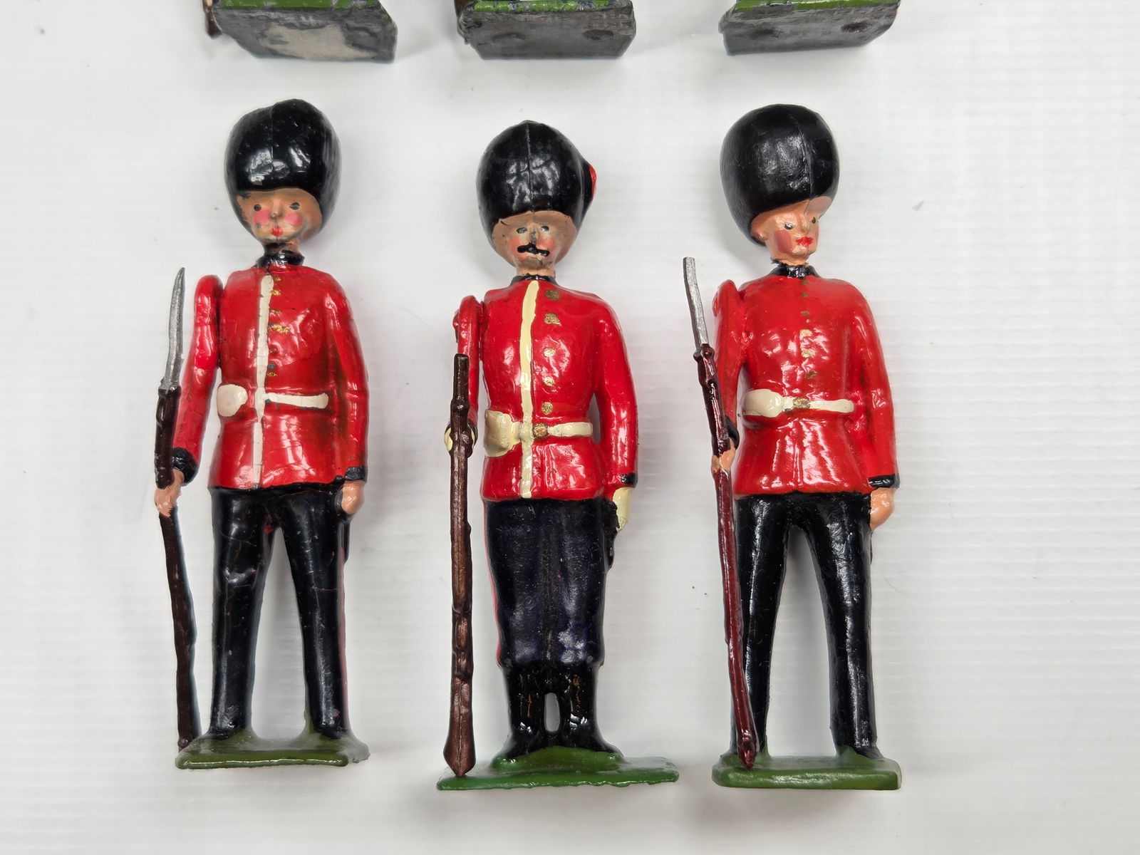 SET OF 6 BRITAINS COLDSTREAM GUARDS - 3