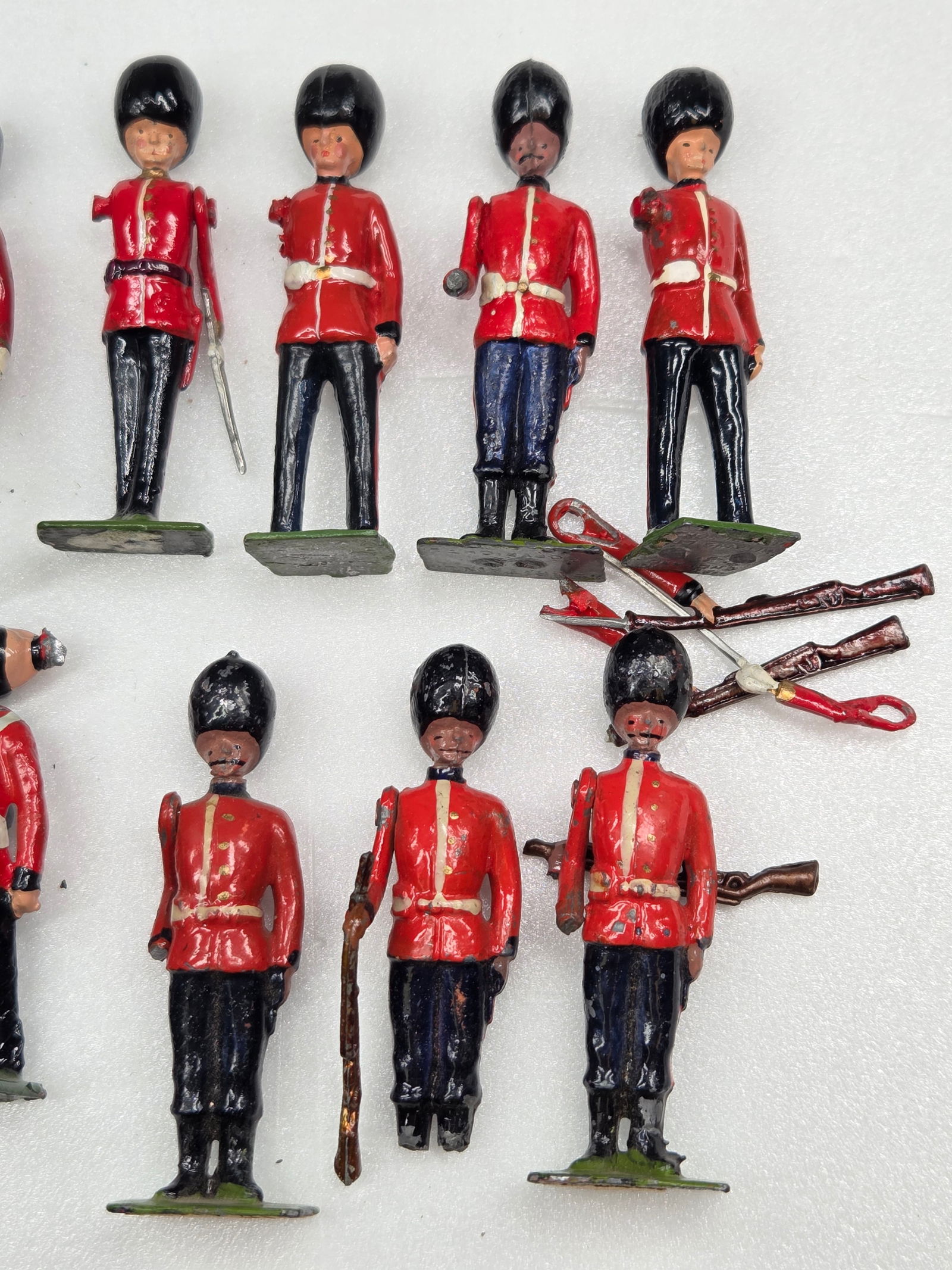 11) VINTAGE BRITAIN'S COLDSTREAM GUARDS - 3
