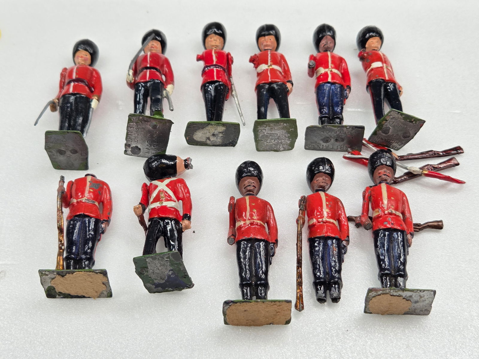 11) VINTAGE BRITAIN'S COLDSTREAM GUARDS - 4