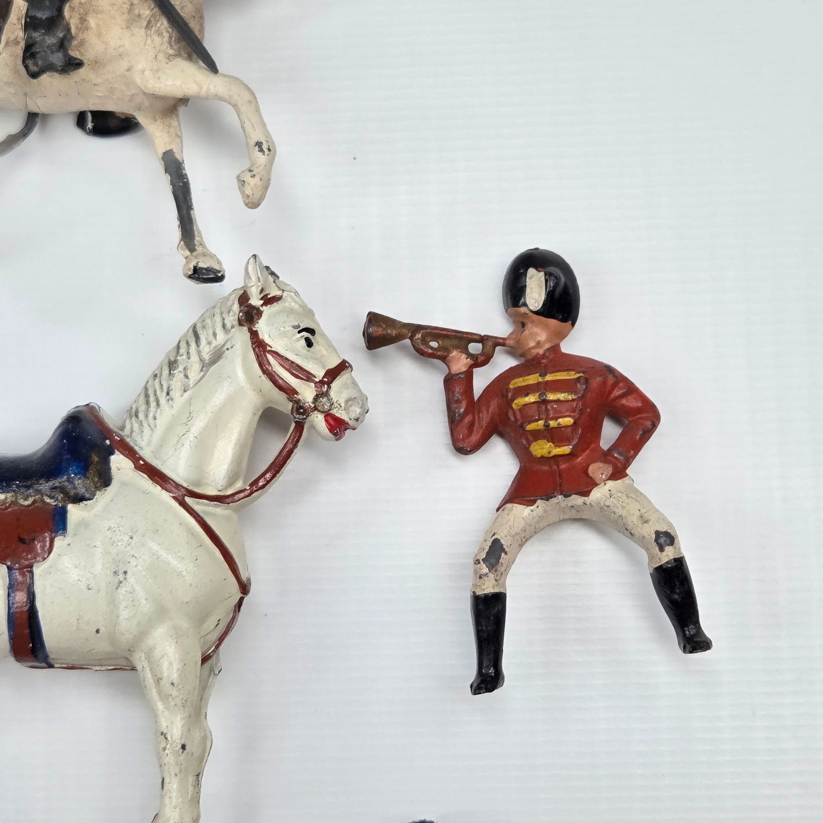 VARIOUS VINTAGE LEAD SOLDIER MOUNTED GUARDS - 5