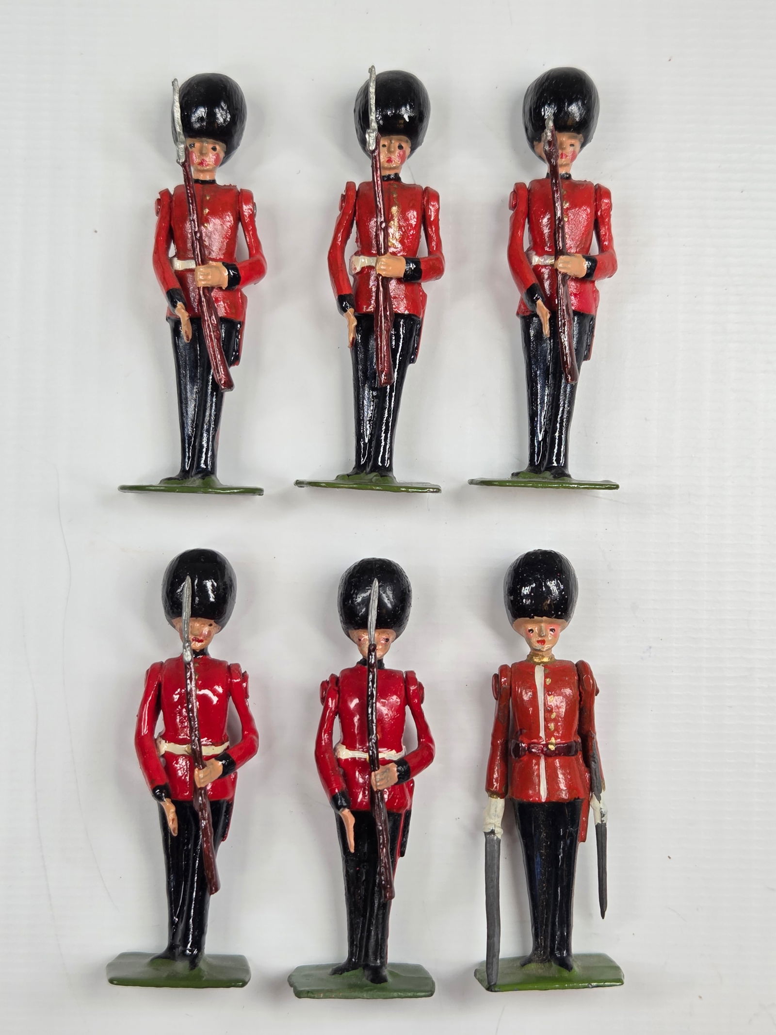 SET OF 6 BRITAIN COLDSTREAM GUARDS (1 of 4)