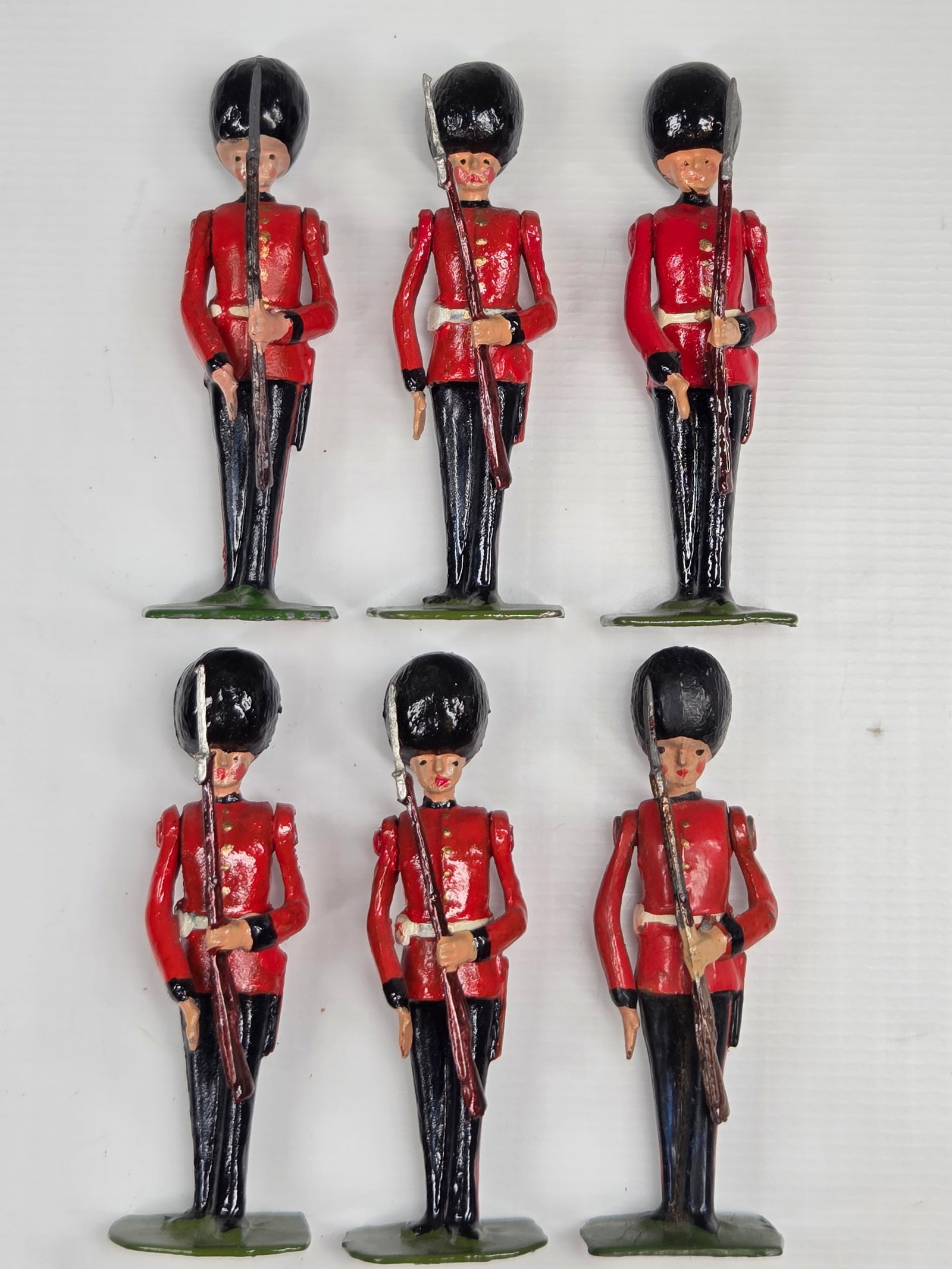 SET OF 6 BRITAIN COLDSTREAM GUARDS (1 of 4)