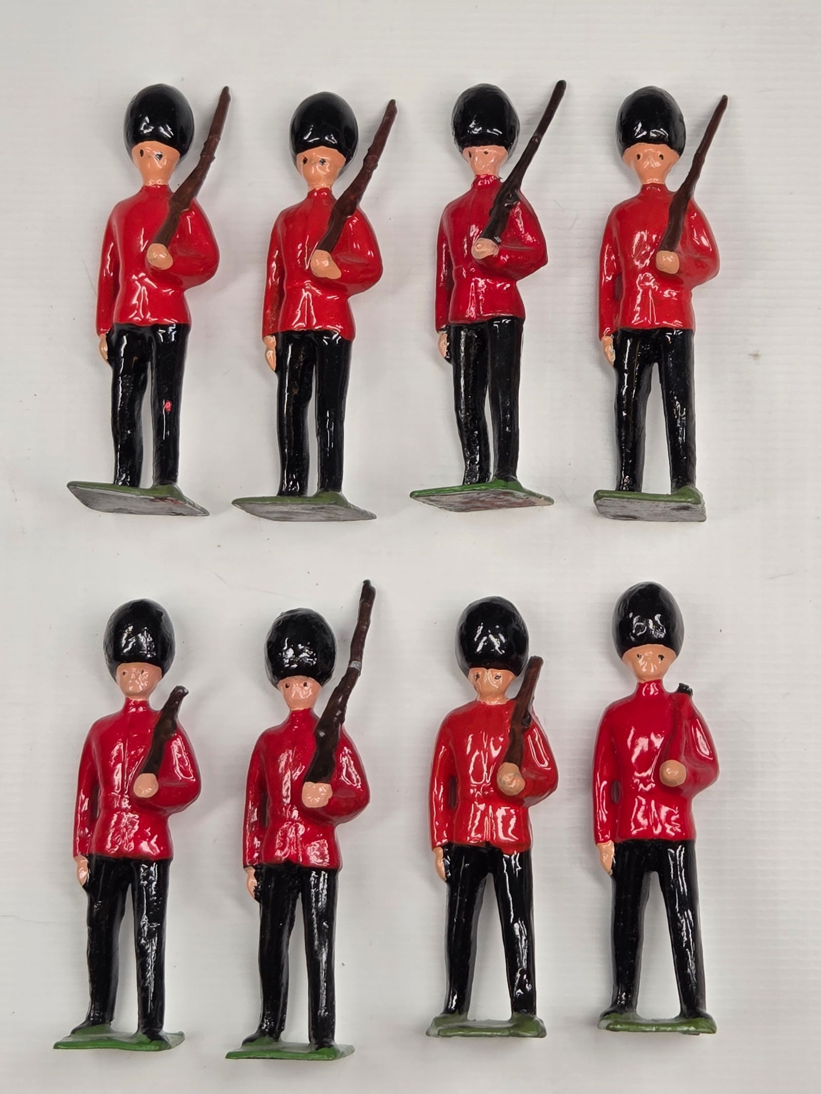 SET OF 8 BRITAIN SCOTS GUARDS REPAINT (1 of 5)