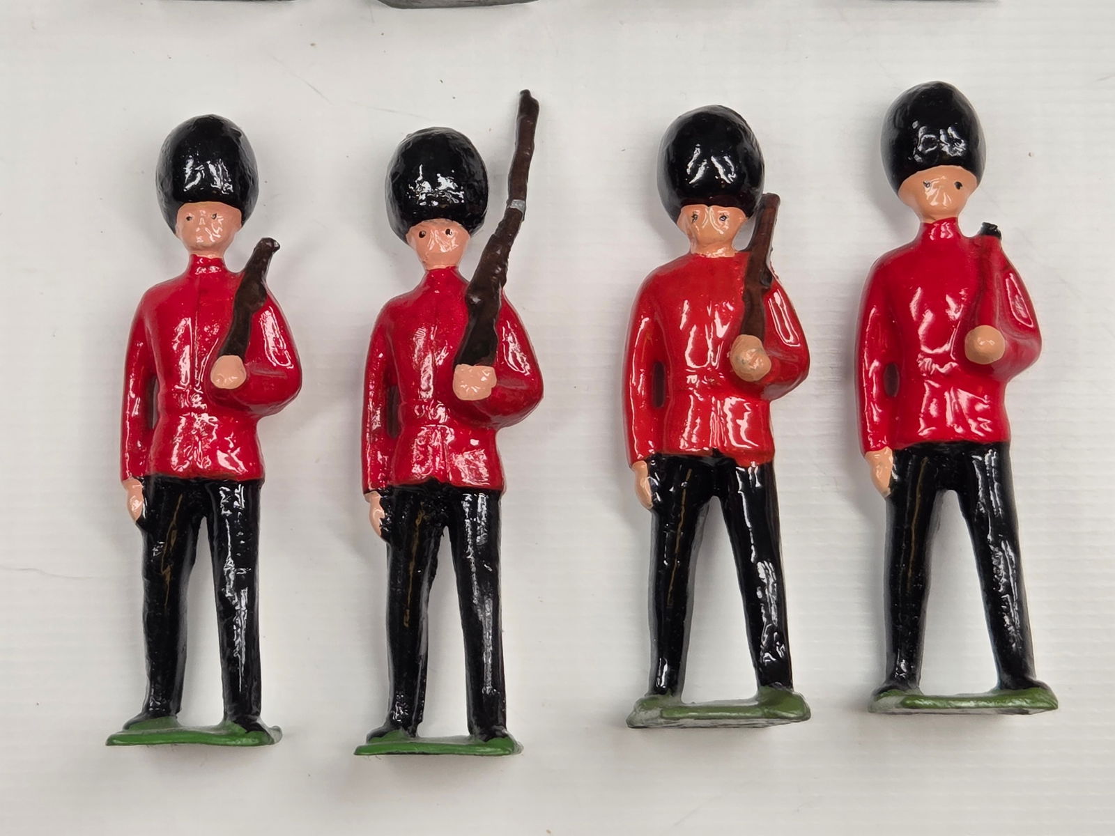 SET OF 8 BRITAIN SCOTS GUARDS REPAINT - 2