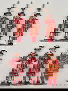 3) BLENHEIM GUARDS & 3) LEAD GUARDS: 3 BLENHEIM PICTURED AT THE TOP REMAIN IN GOOD CONDITION. THE REMAINING SOLDIERS SHOW PAINT WEAR AND MISSING PIECES.