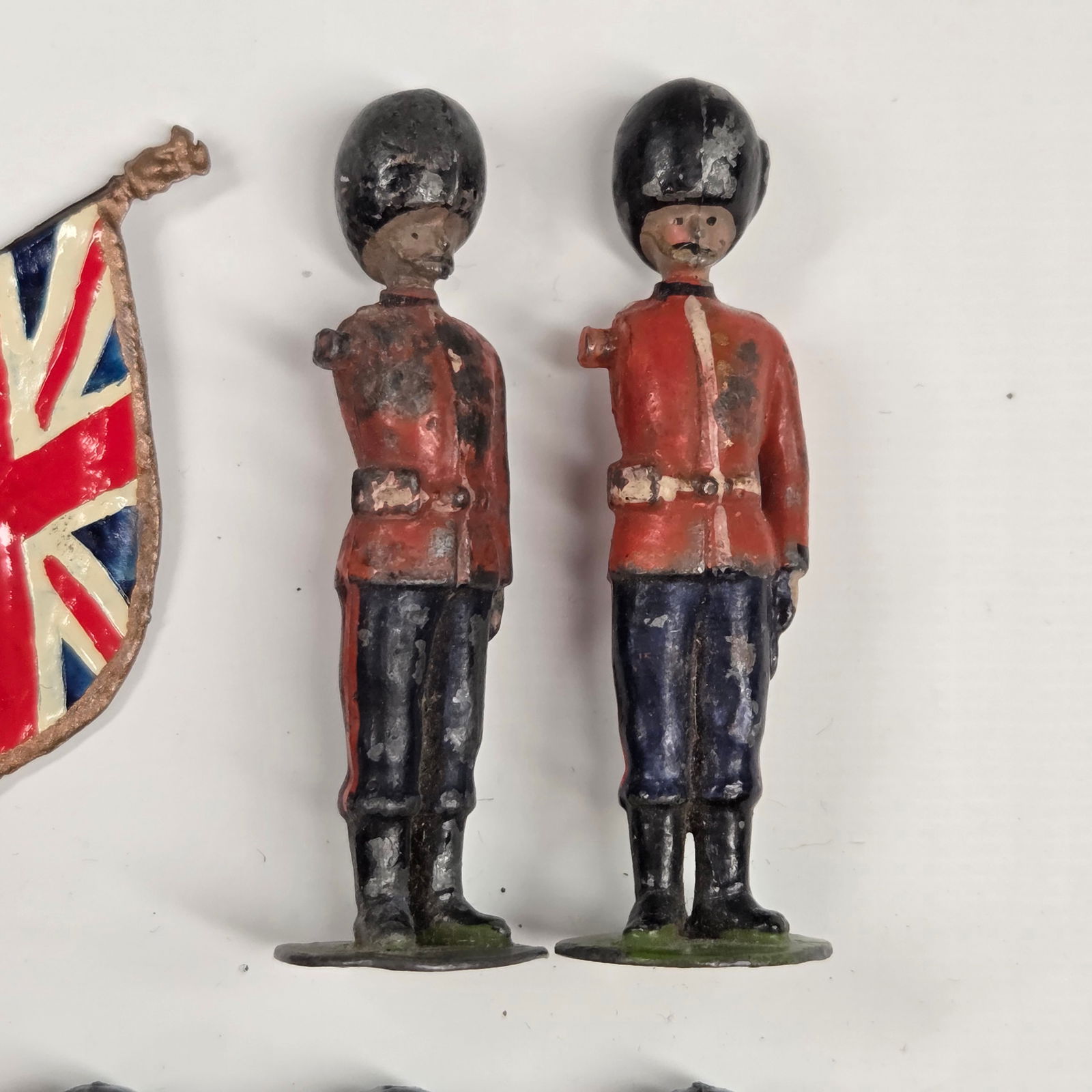 7) VARIOUS VINTAGE BRITAIN GUARDS - 3