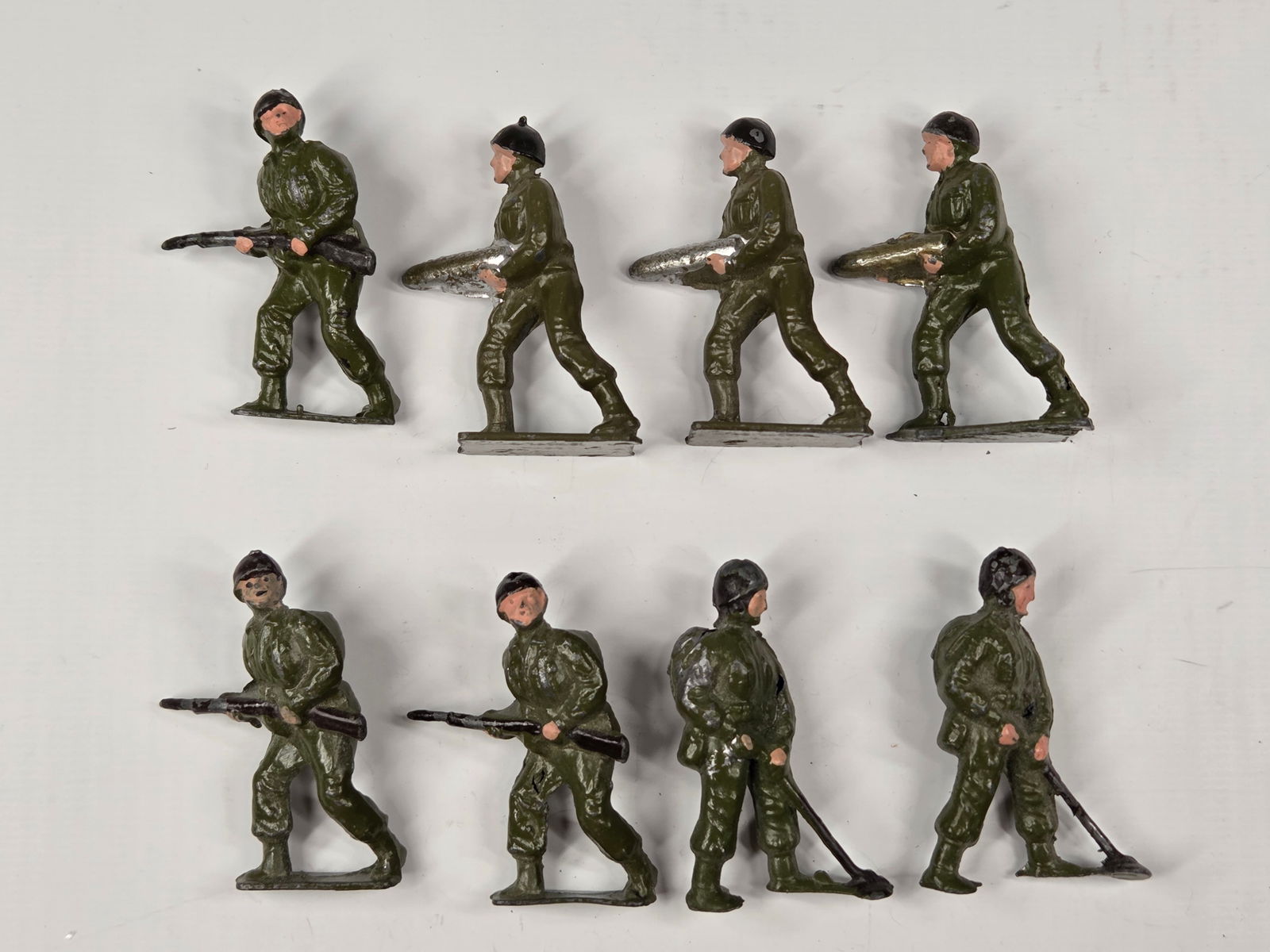 VARIOUS CHERILEA LEAD MILITARY SOLDIERS: ALL REMAIN IN FAIR TO GOOD CONDITION, SHOWING SOME PAINT WEAR.