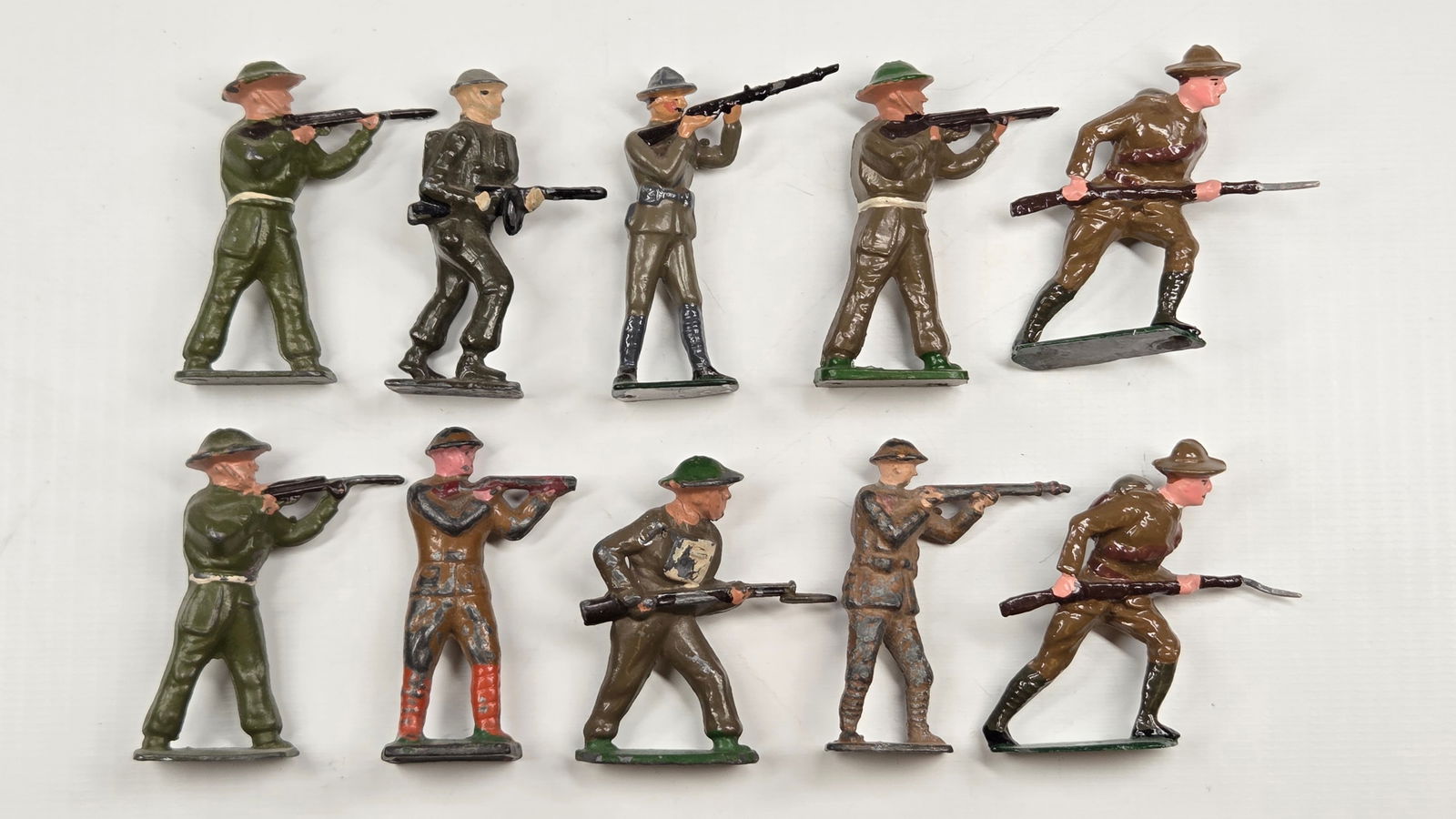10) VINTAGE VARIOUS BRAND LEAD SOLDIERS (1 of 6)