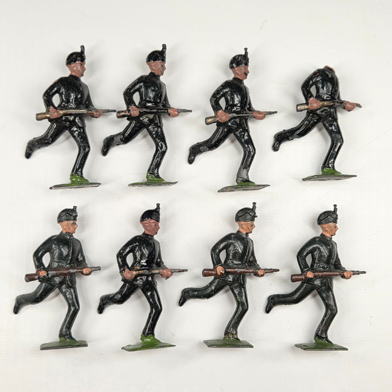 SET OF 8 VINTAGE BRITAINS KING'S RIFLE SOLDIERS (1 of 4)