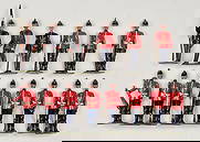 SET OF 11 VINTAGE BRITAINS DUKE OF CAMBRIDGE'S MIDDLESEX REGIMENT +: ALL REMAIN IN FAIR TO GOOD CONDITION, SHOWING SOME TYPICAL WEAR. ONE SOLDIER WITH BROKEN / MISSING RIFLE. ONE WITH LOOSE ARM.