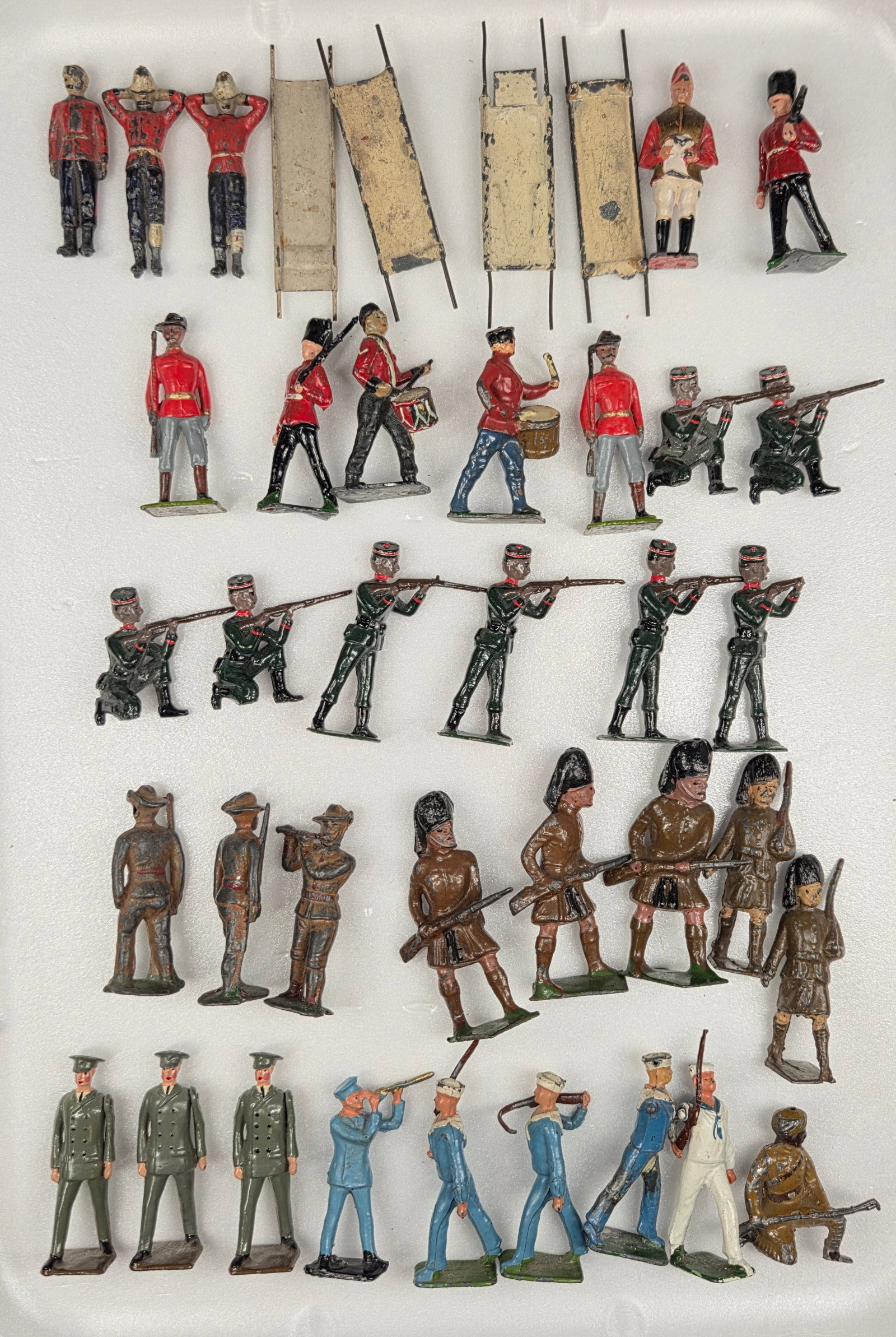 ASSORTMENT OF VARIOUS VINTAGE LEAD SOLDIERS (1 of 4)