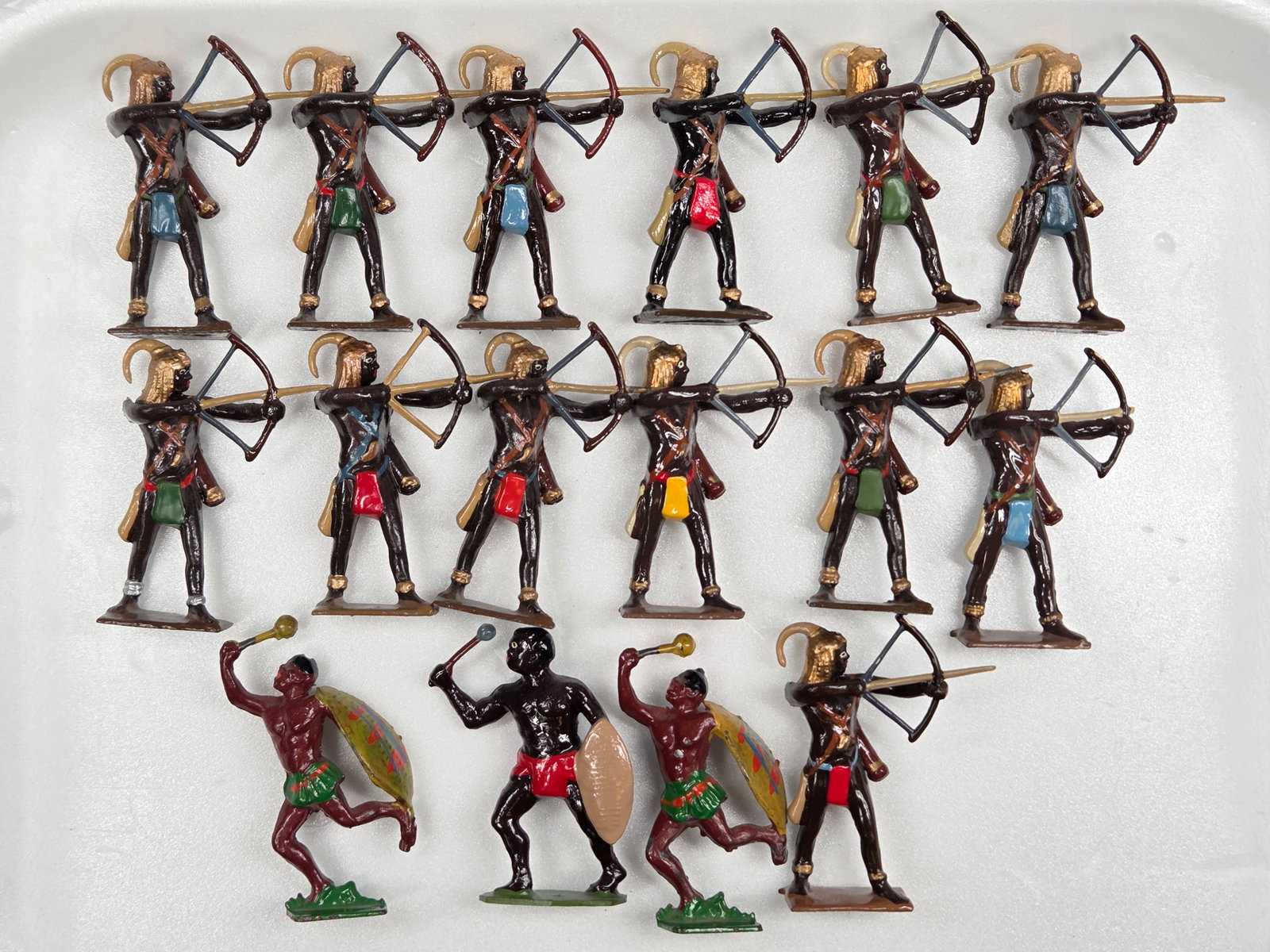 16) VARIOUS VINTAGE BRITAIN LEAD ZULU WARRIOR NATIVE AMERICAN INDIAN (1 of 4)