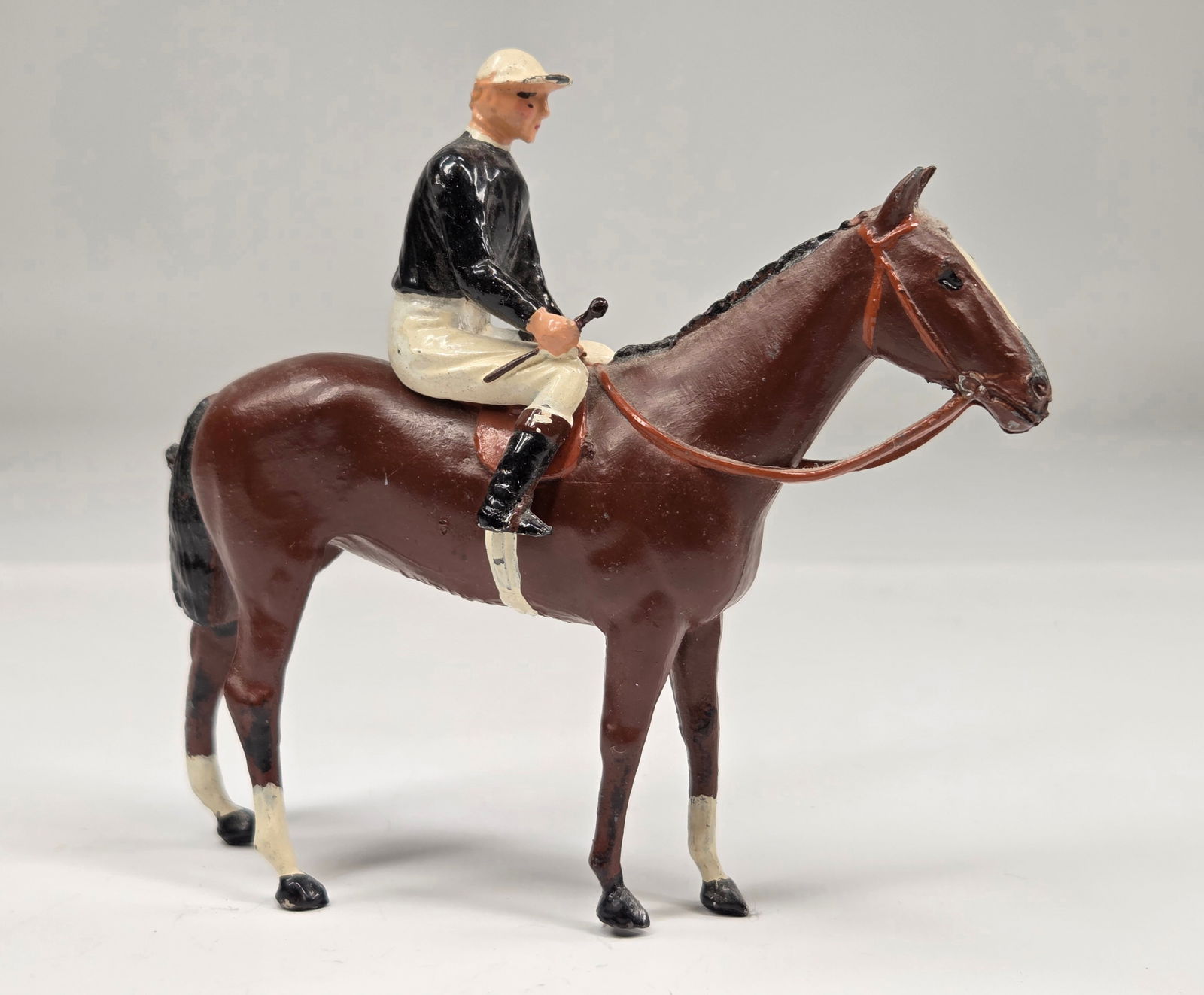 VINTAGE BRITAIN LEAD JOCKEY W/ HORSE (1 of 4)