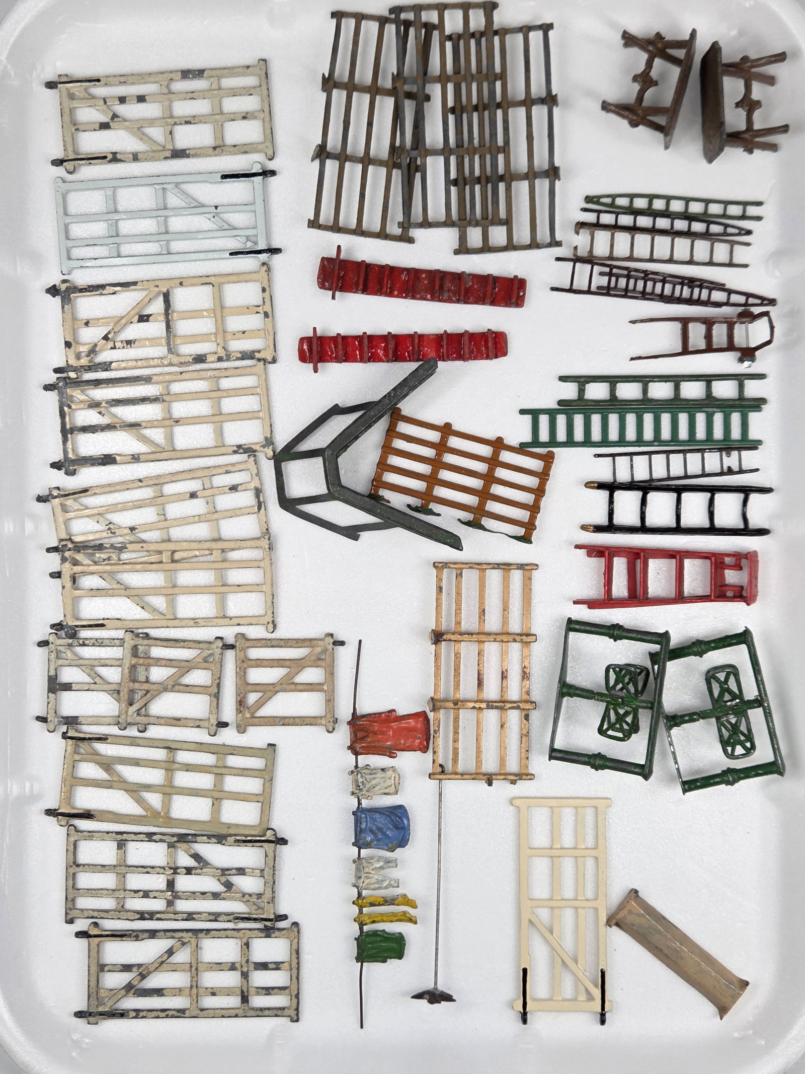 VARIOUS BRAND LEAD TOY ACCESSORIES PLAYGROUND + (1 of 5)