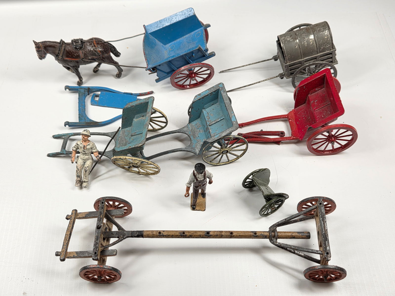 VARIOUS VINTAGE BRITAINS LEAD FARM ACCESSORIES (1 of 4)