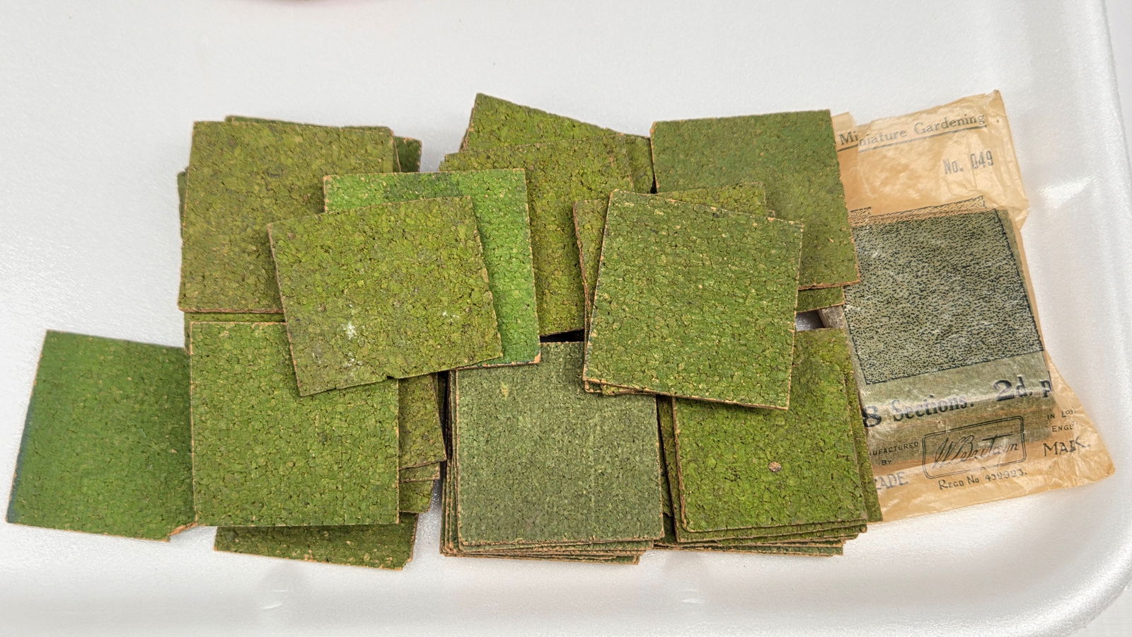 VINTAGE BRITAINS 2D MINIATURE GARDEN SECTIONS (1 of 3)