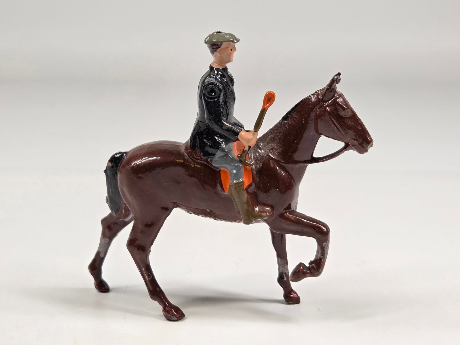 VINTAGE BRITAINS LEAD MOUNTED CIVILIAN SPORT (1 of 3)