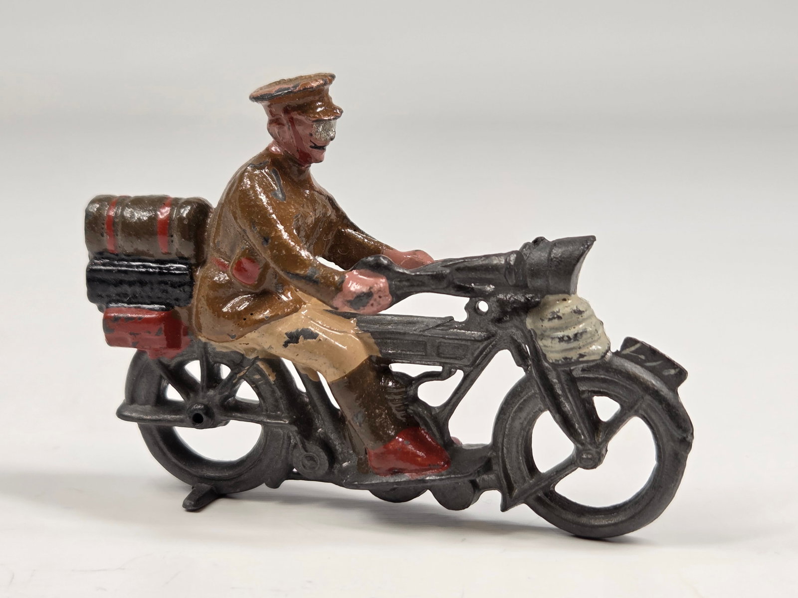 VINTAGE BRITAINS LEAD MILITARY MOTORCYCLE (1 of 4)