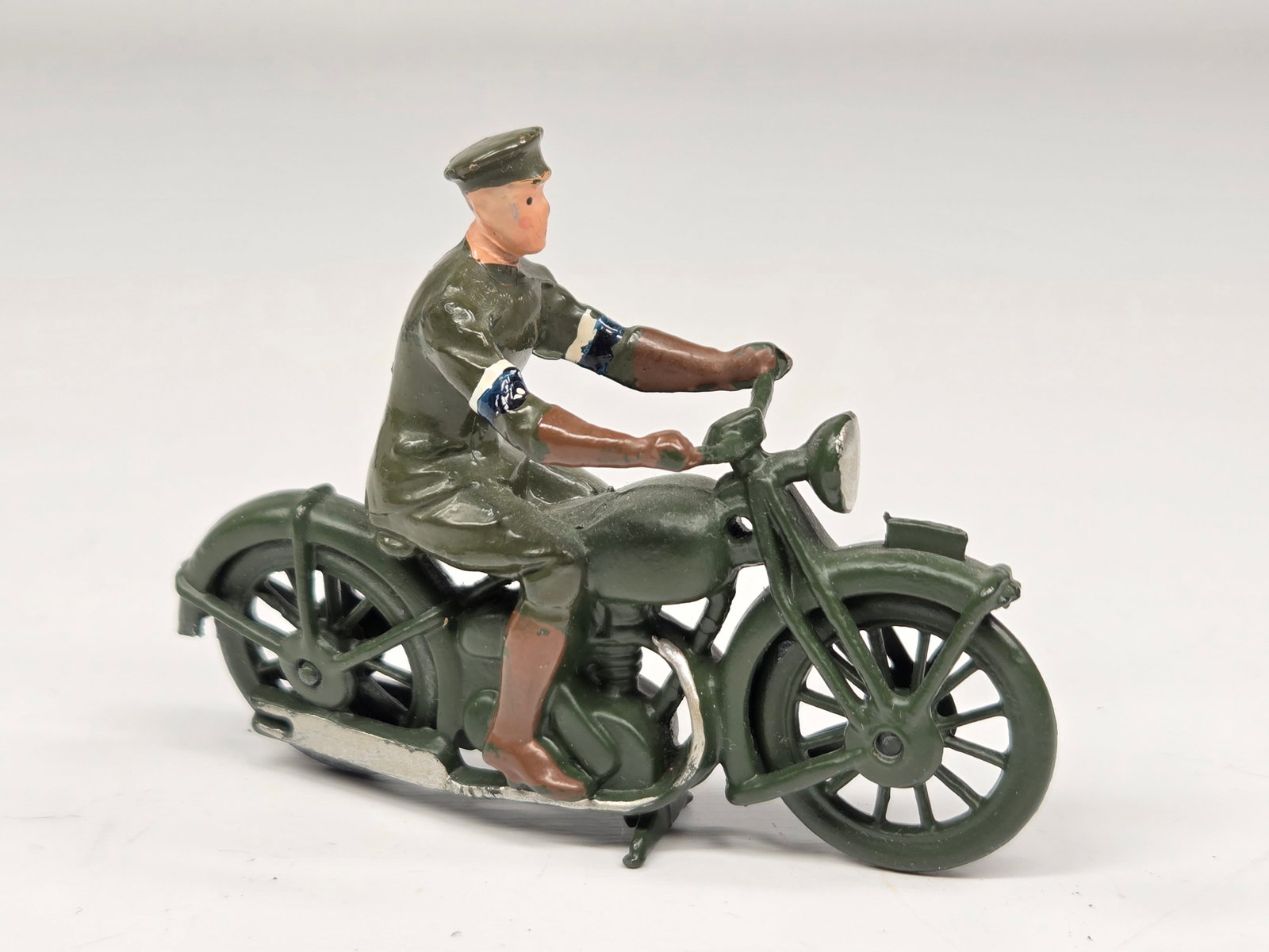 VINTAGE BRITAINS LEAD MILITARY MOTORCYCLE (1 of 4)