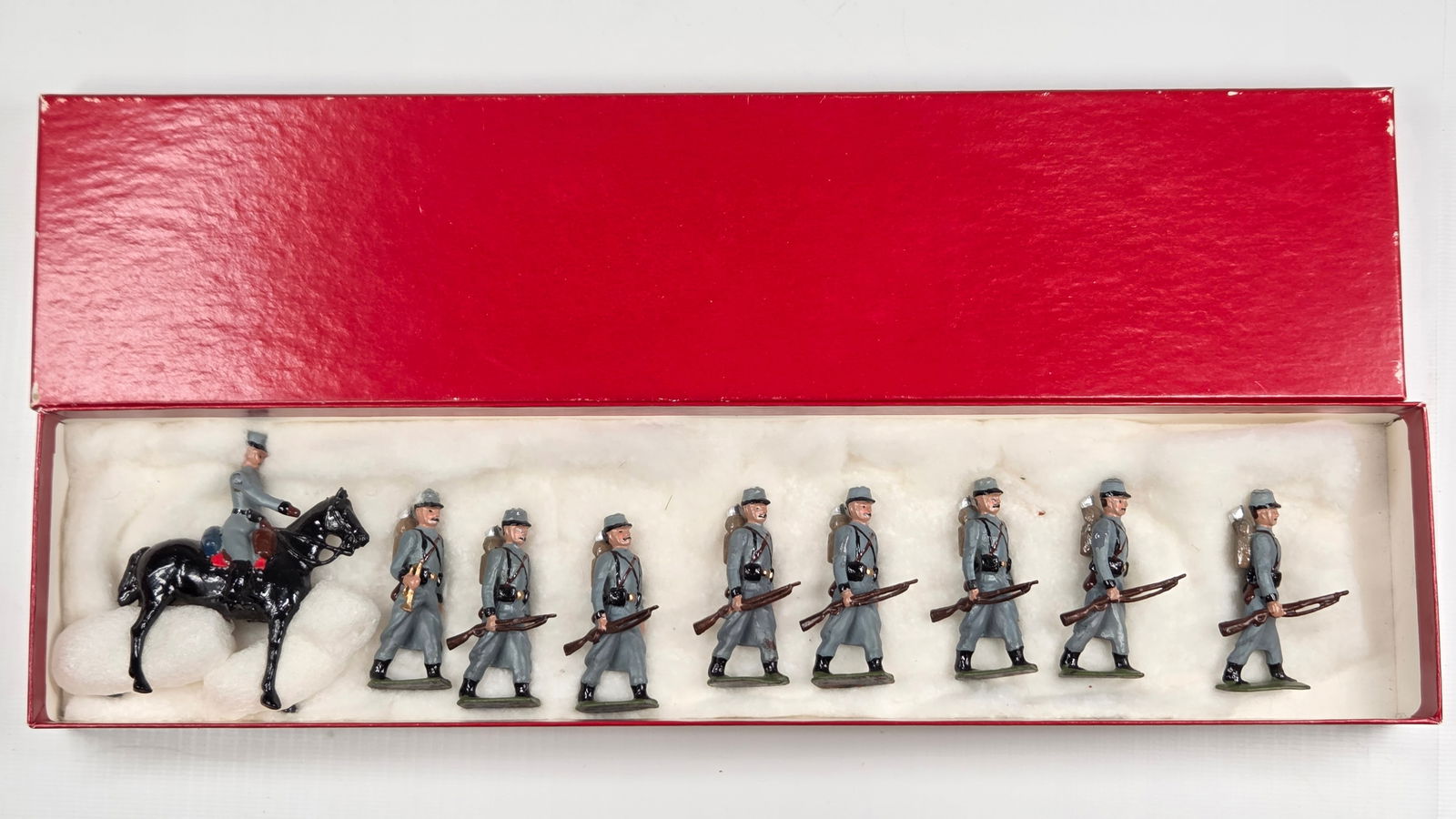 VINTAGE 8-PIECE LEAD SOLDIER SET W/ MOUNTED OFFICER (1 of 4)