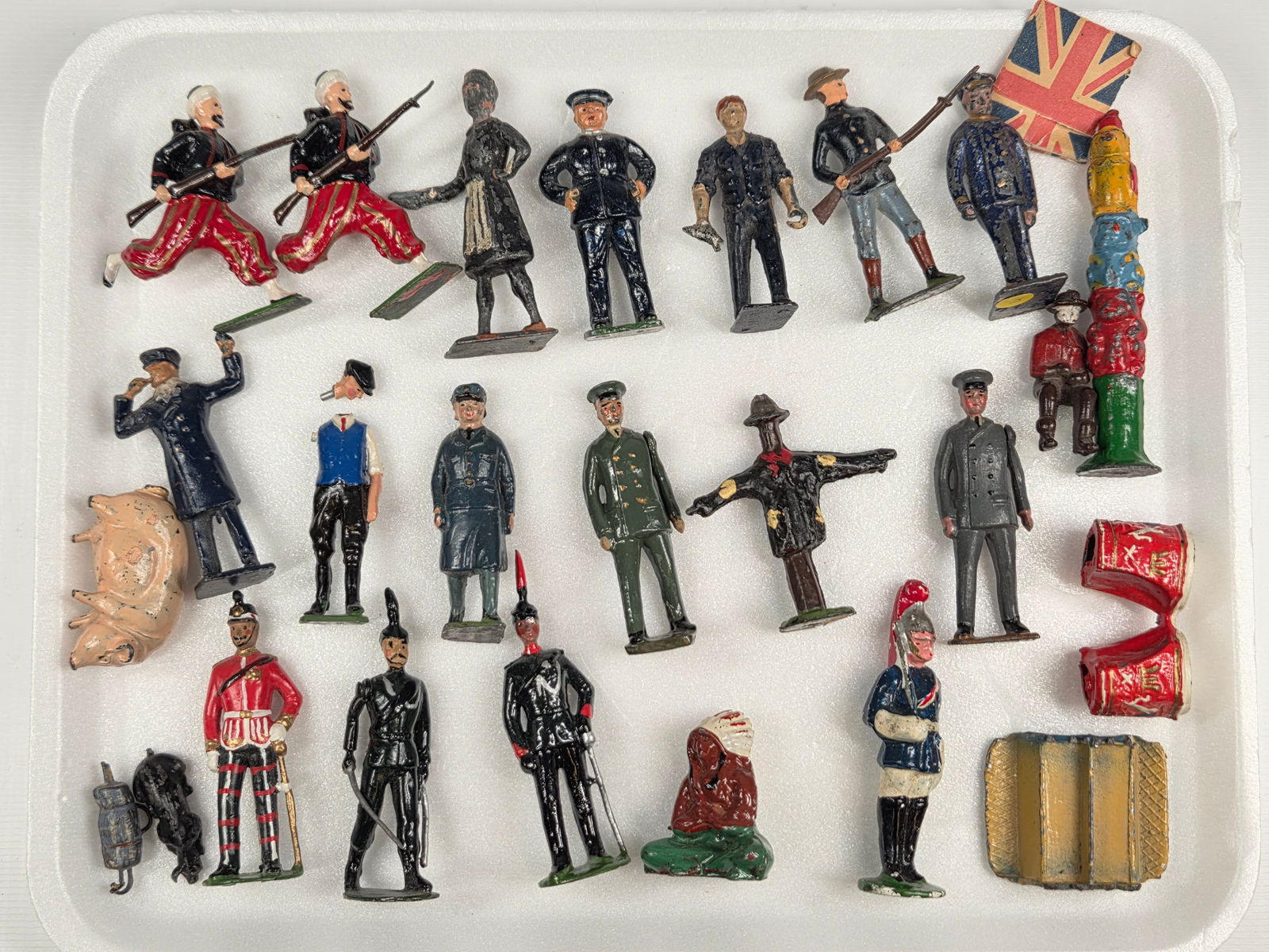 ASSORTMENT OF VARIOUS VINTAGE LEAD SOLDIERS & CIVILIANS (1 of 3)