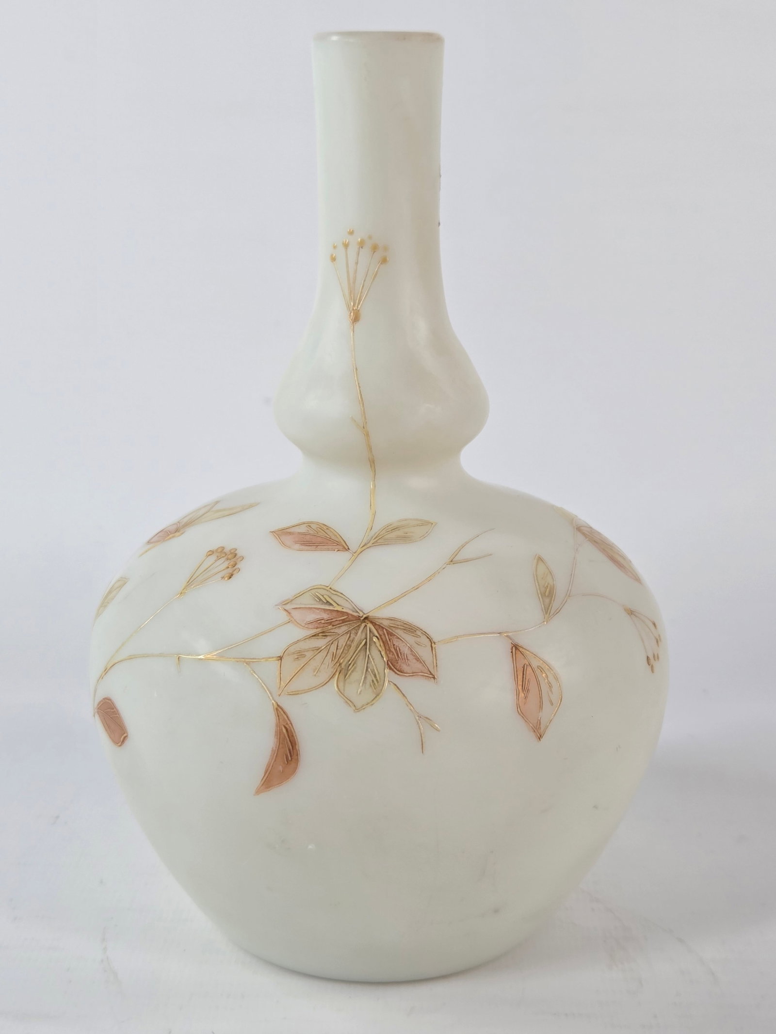MT. WASHINGTON HAND PAINTED GILT FLOWER VASE (1 of 4)