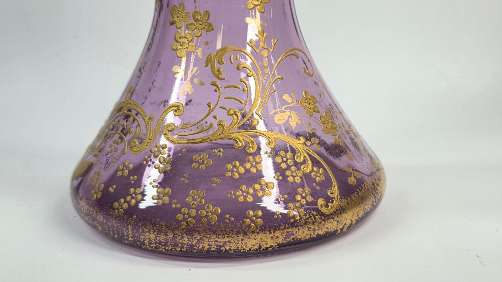 VICTORIAN AMETHYST STRETCHED VASE W/ GOLD PAINT - 2