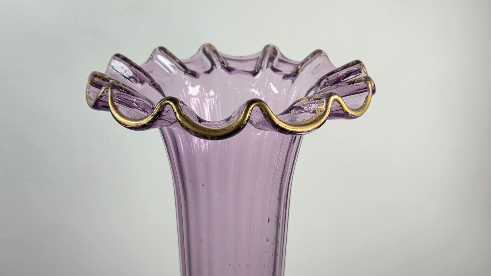 VICTORIAN AMETHYST STRETCHED VASE W/ GOLD PAINT - 4