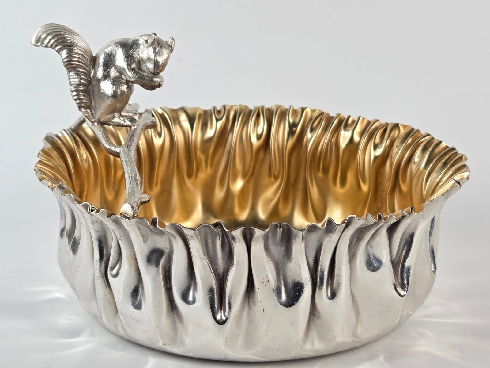 VICTORIAN RUFFLED DRAPED RIM SQUIRREL NUT BOWL W/ GILDED INTERIOR (1 of 6)