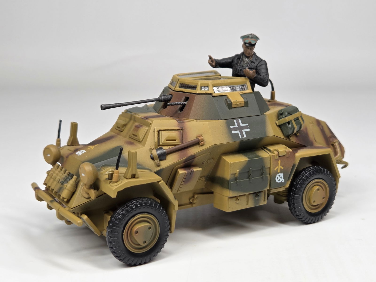 21ST CENTURY TOYS 1/32 SCALE MILITARY VEHICLE (1 of 4)