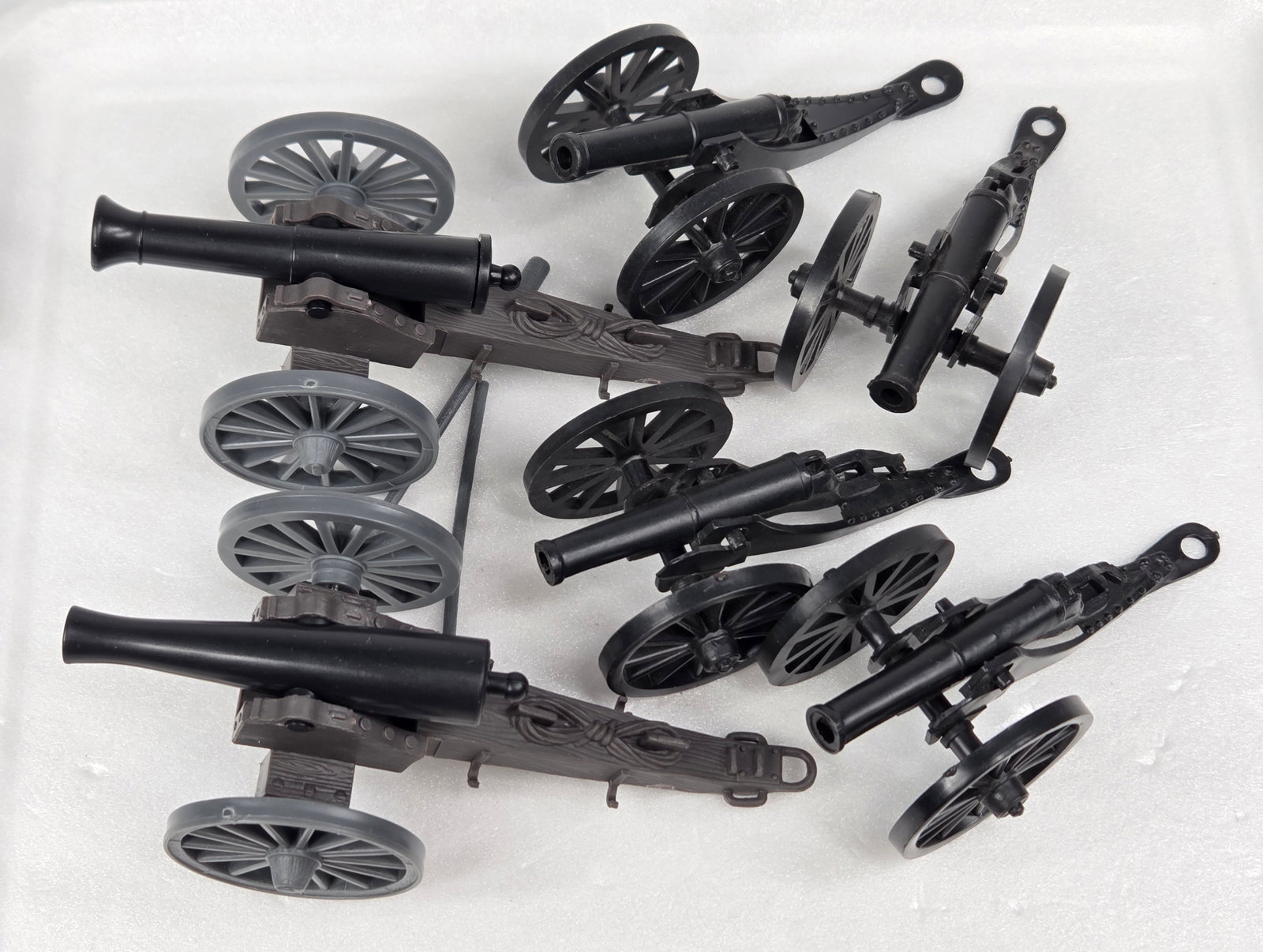 VARIOUS MODERN TOY PLAYSET CANNONS (1 of 5)