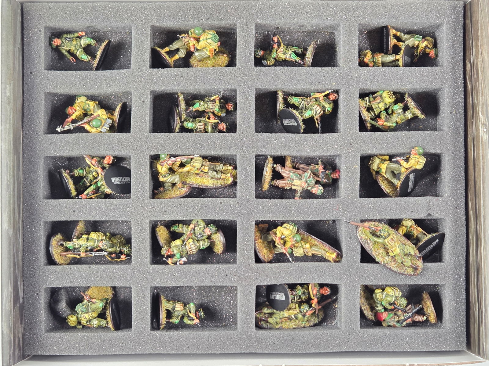 37) COLLECTORS BATTLEFIELD WAR GAME SOLDIERS (1 of 6)