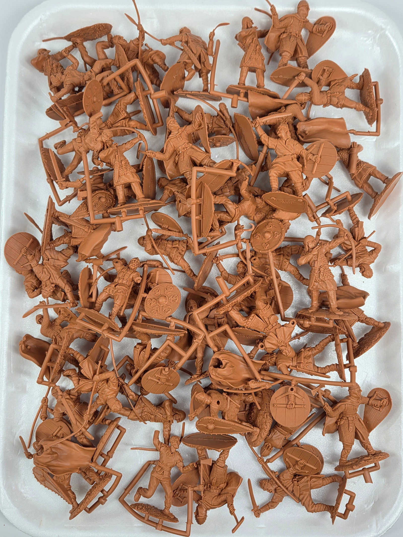 ASSORTED LOT OF VARIOUS PLAYSET FIGURES (1 of 4)