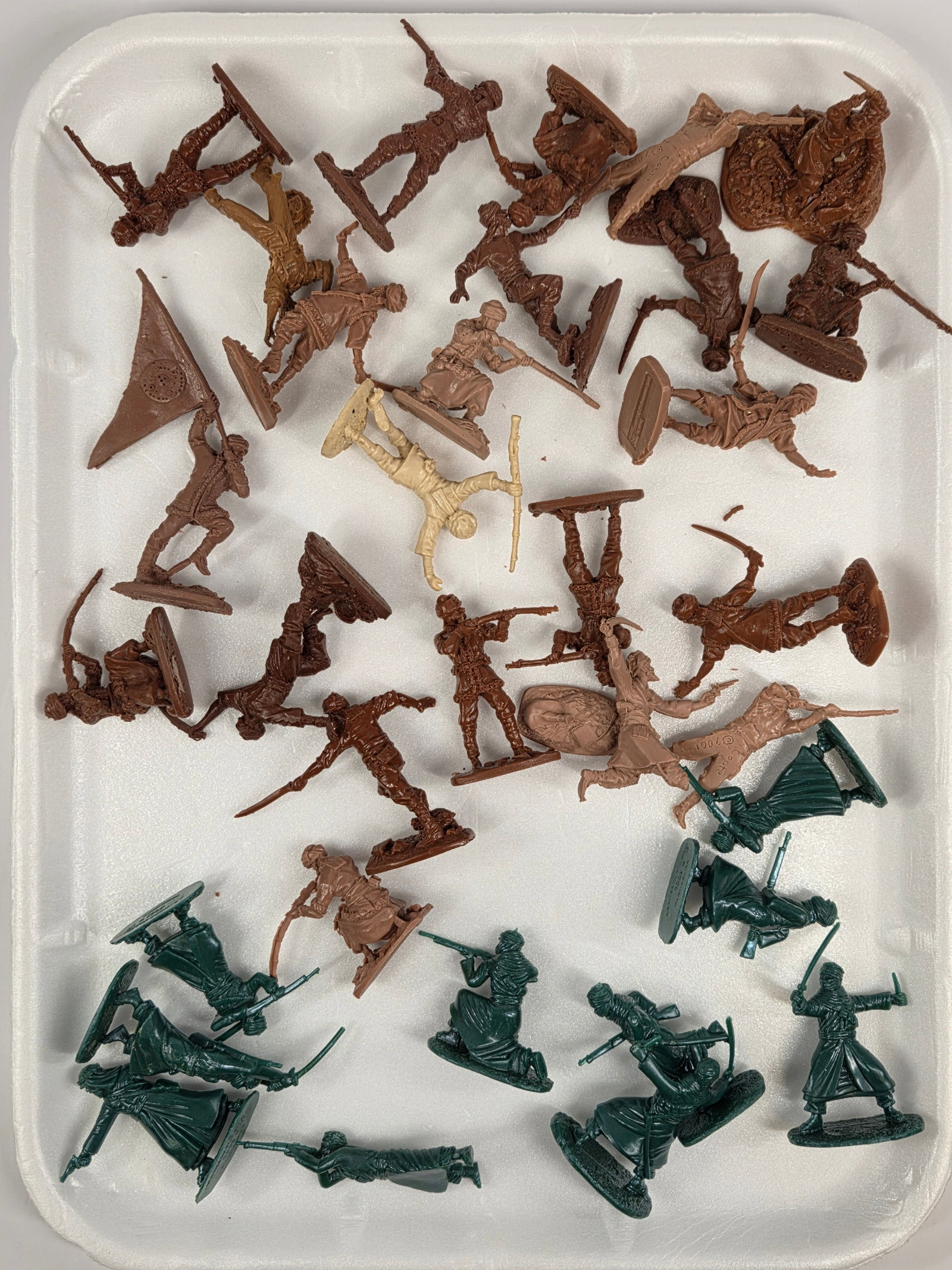 ASSORTED LOT OF VARIOUS PLAYSET FIGURES (1 of 5)