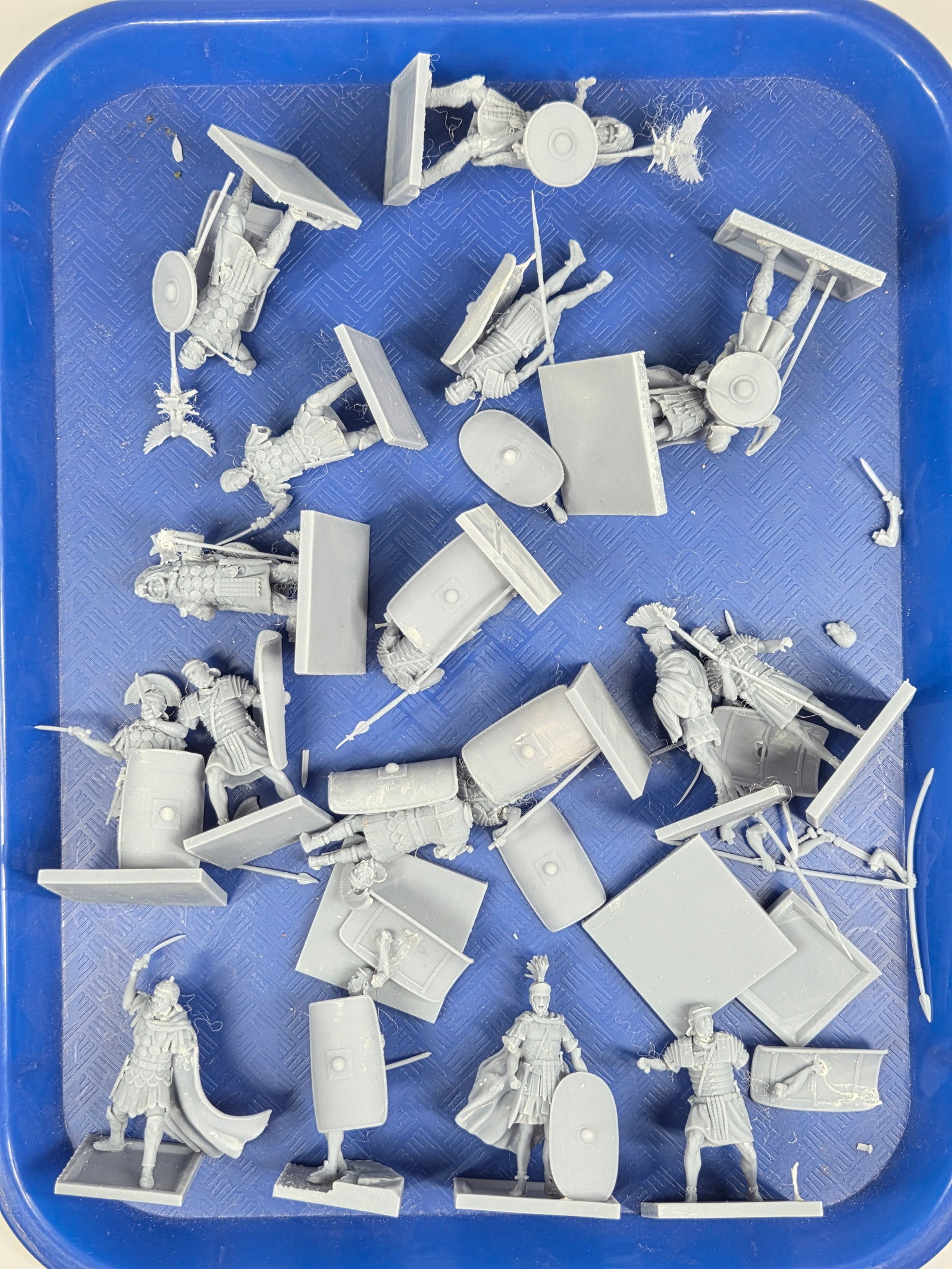 ASSORTED LOT OF VARIOUS PLAYSET FIGURES (1 of 4)