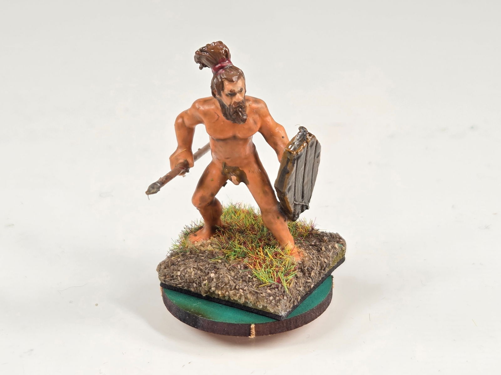 ASSORTED LOT OF VARIOUS BRAND WAR GAMING SOLDIERS (1 of 6)