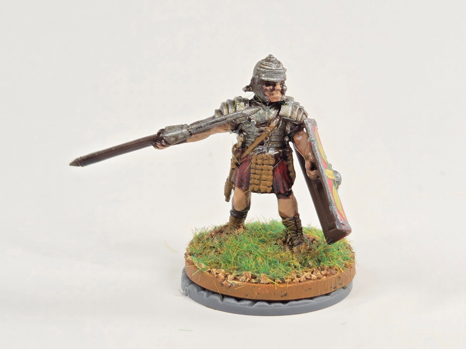 ASSORTED LOT OF VARIOUS BRAND WAR GAMING SOLDIERS (1 of 3)