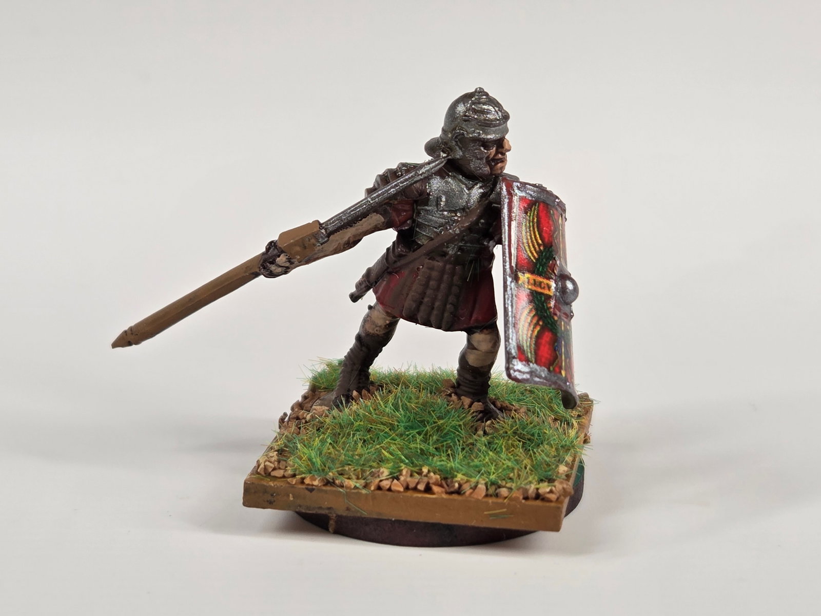 ASSORTED LOT OF VARIOUS BRAND WAR GAMING SOLDIERS (1 of 2)