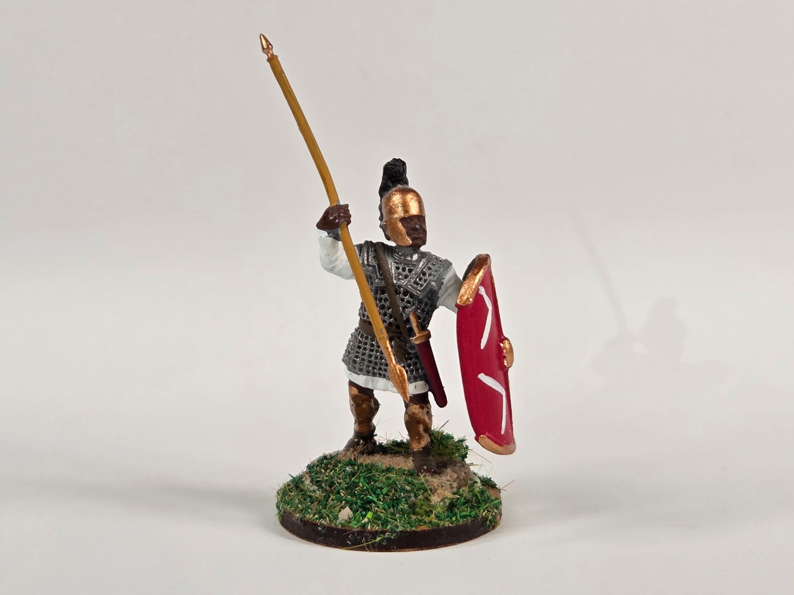 ASSORTED LOT OF VARIOUS BRAND WAR GAMING SOLDIERS (1 of 3)