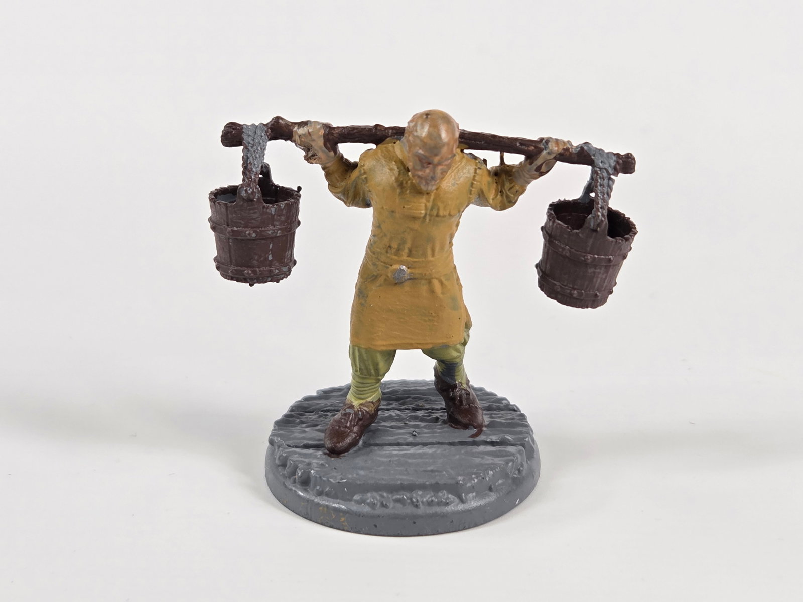 ASSORTED LOT OF VARIOUS BRAND WAR GAMING SOLDIERS (1 of 3)