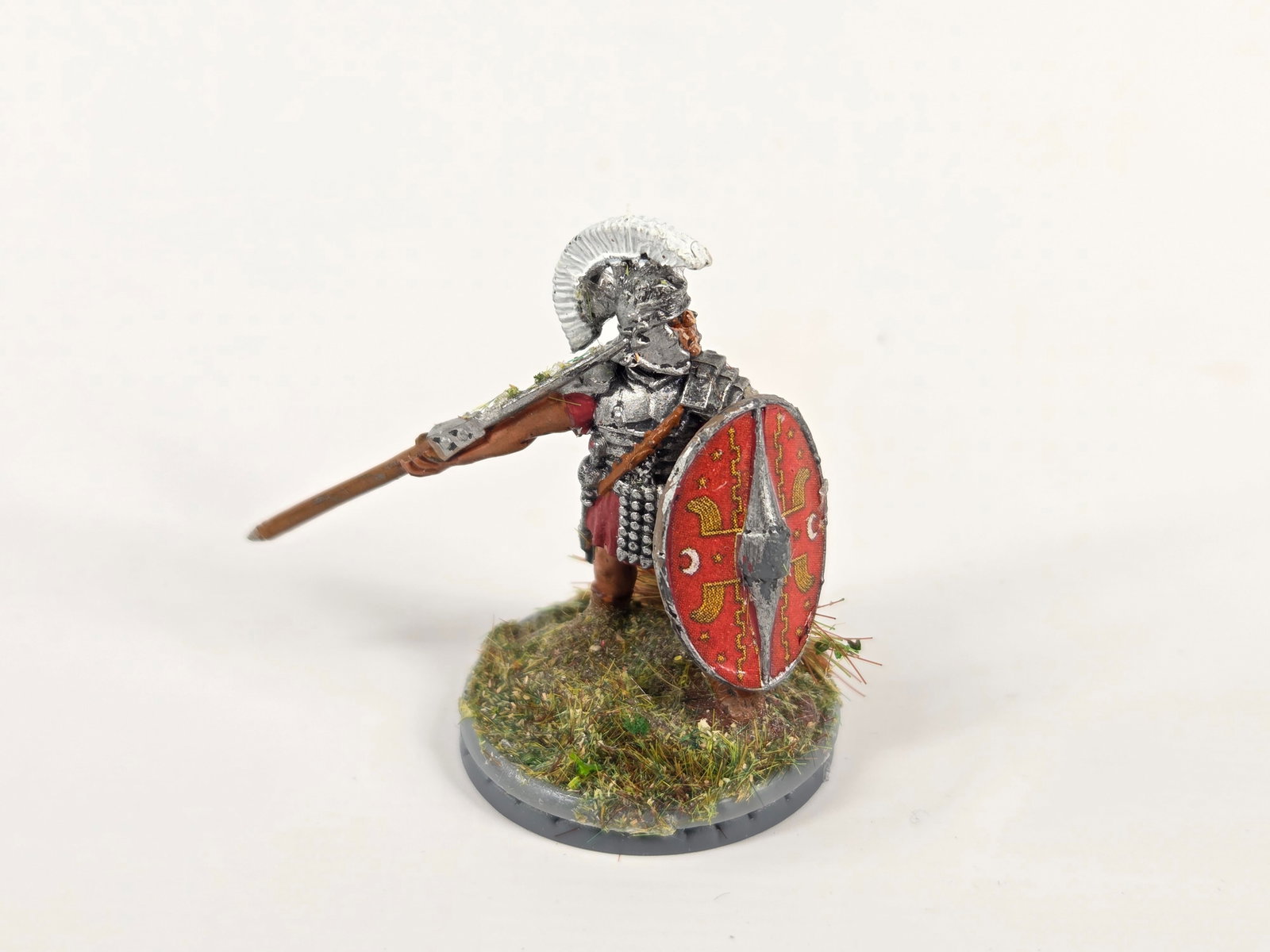 ASSORTED LOT OF VARIOUS BRAND WAR GAMING SOLDIERS: ALL REMAIN IN VERY GOOD HAND PAINTED CONDITION.