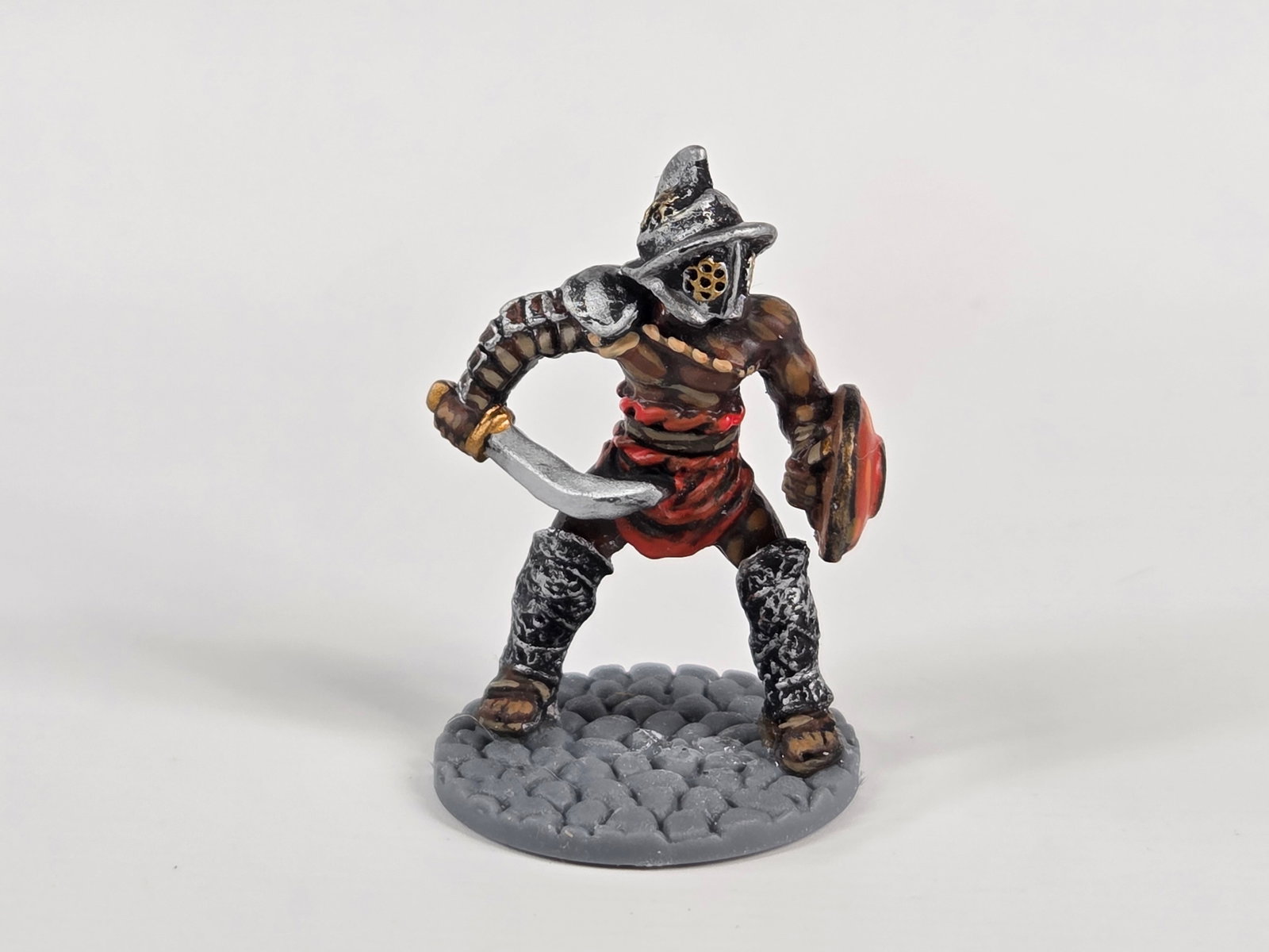 ASSORTED LOT OF VARIOUS BRAND WAR GAMING SOLDIERS (1 of 3)