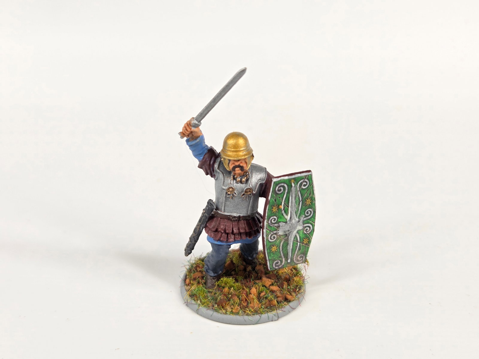 ASSORTED LOT OF VARIOUS BRAND WAR GAMING SOLDIERS (1 of 3)