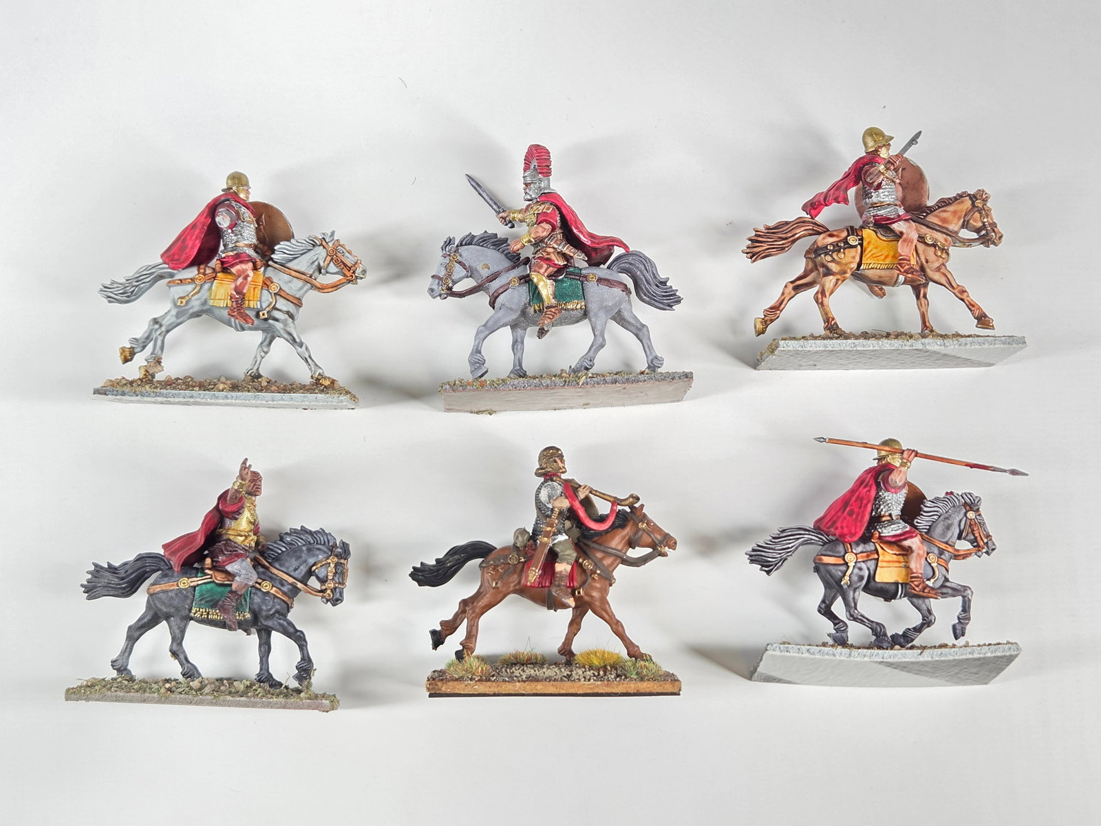 ASSORTED LOT OF VARIOUS BRAND WAR GAMING SOLDIERS (1 of 4)