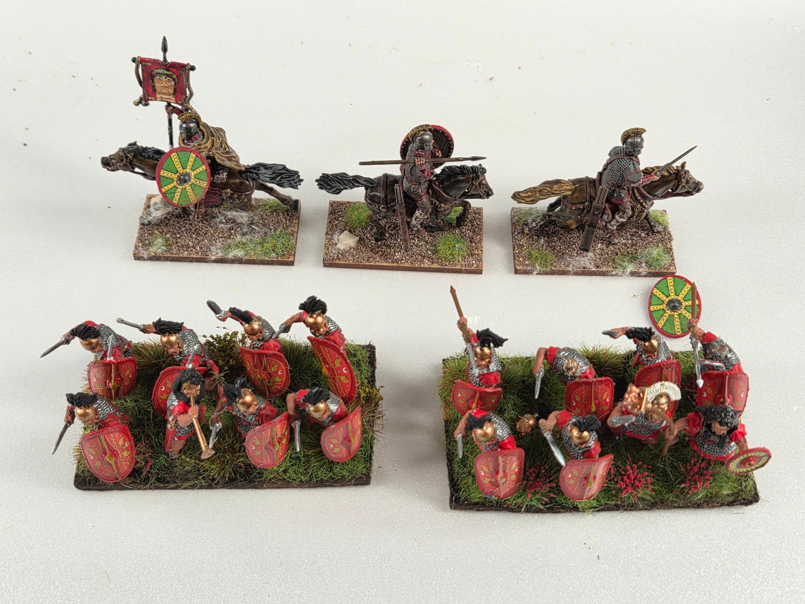 ASSORTED LOT OF VARIOUS BRAND WAR GAMING SOLDIERS (1 of 5)