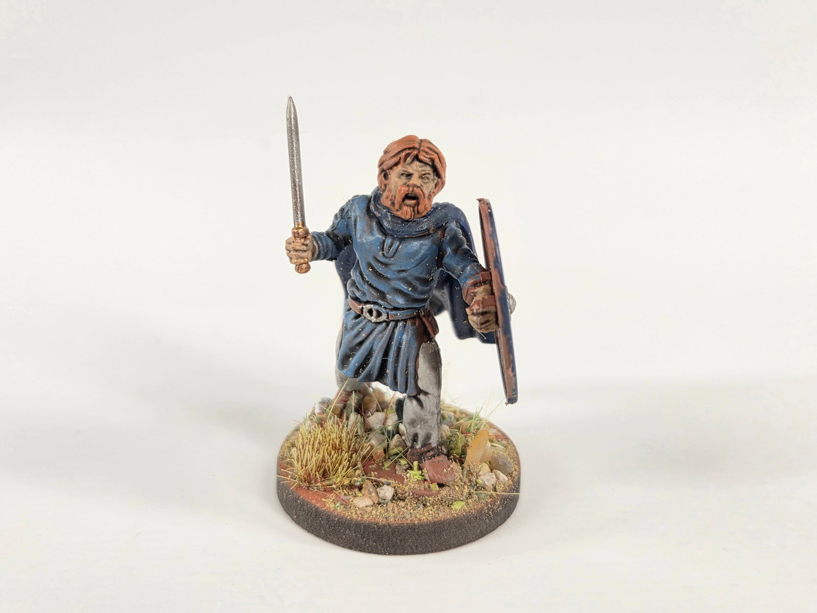 ASSORTED LOT OF VARIOUS BRAND WAR GAMING SOLDIERS (1 of 3)