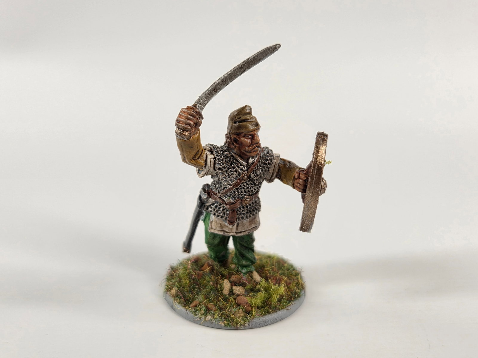 ASSORTED LOT OF VARIOUS BRAND WAR GAMING SOLDIERS (1 of 3)